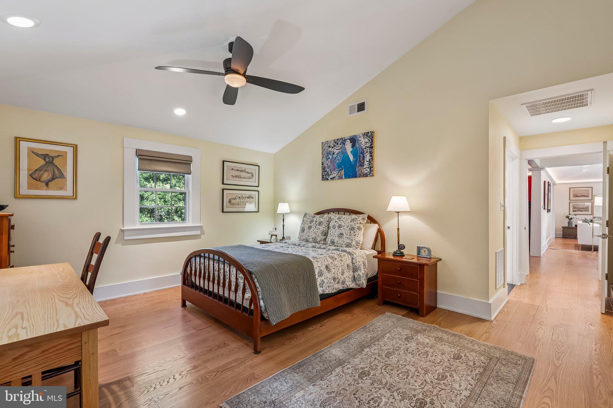 RIVERCREST - Residential