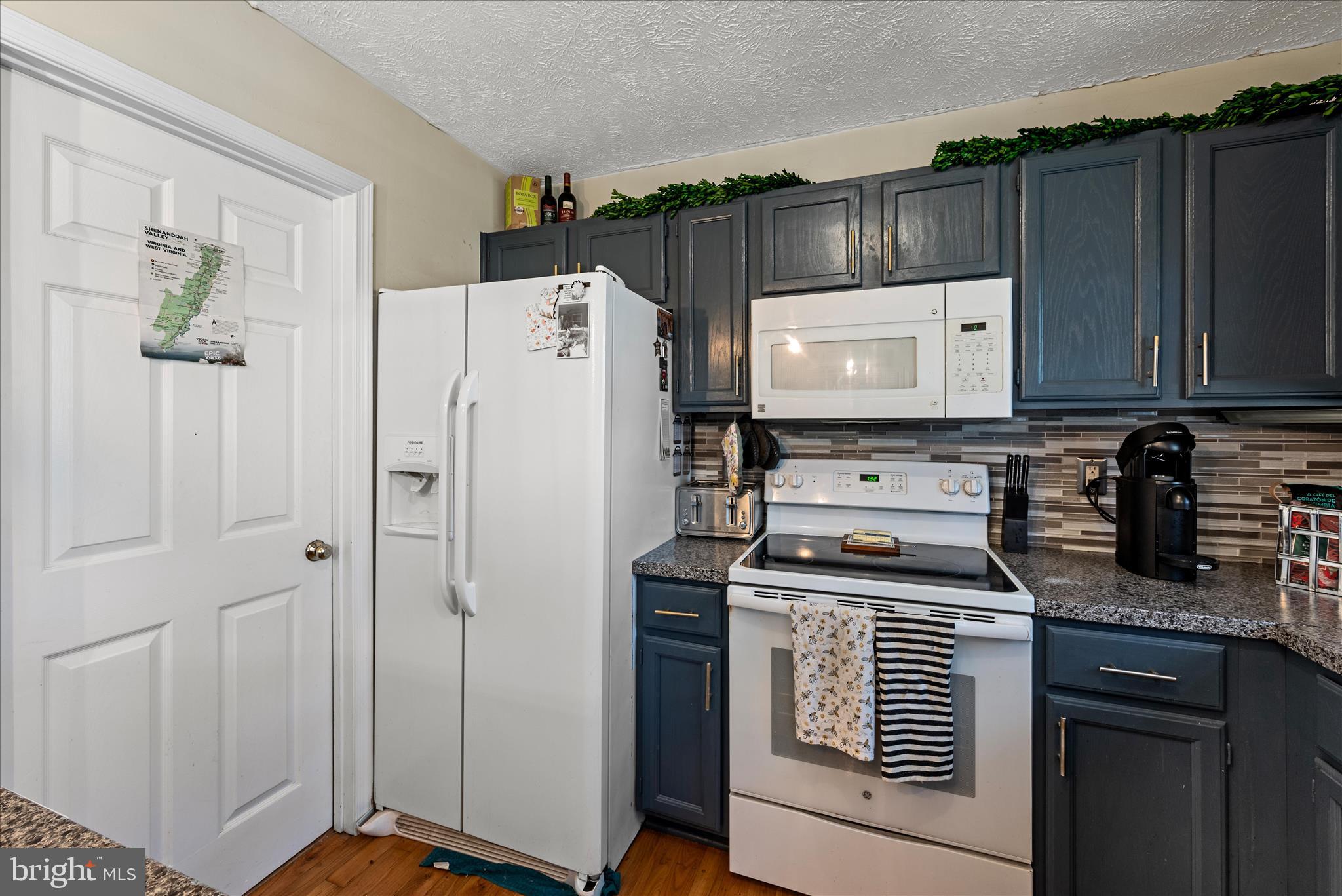 BLUE MOUNTAIN - Residential