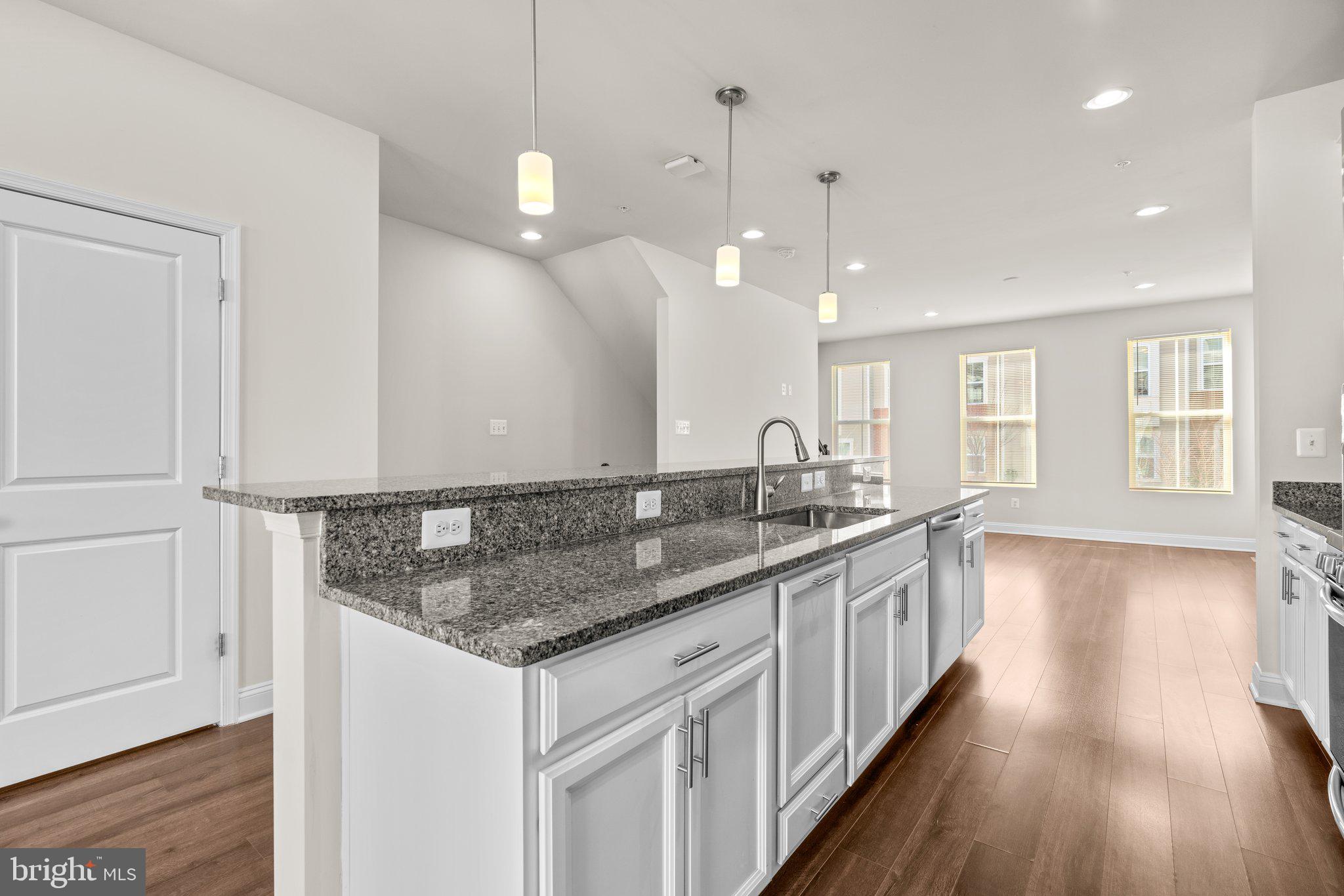 OXFORD SQUARE - Residential