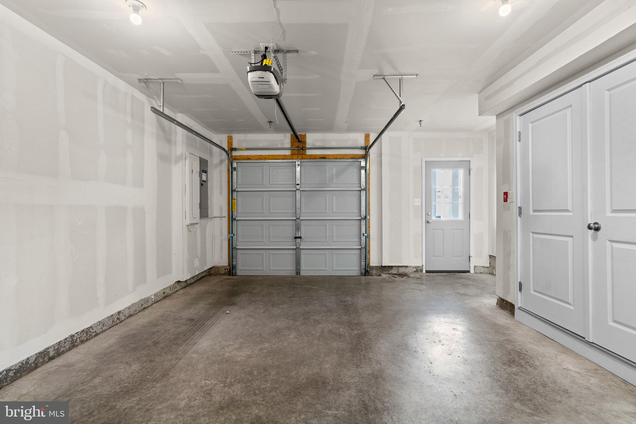 OXFORD SQUARE - Residential