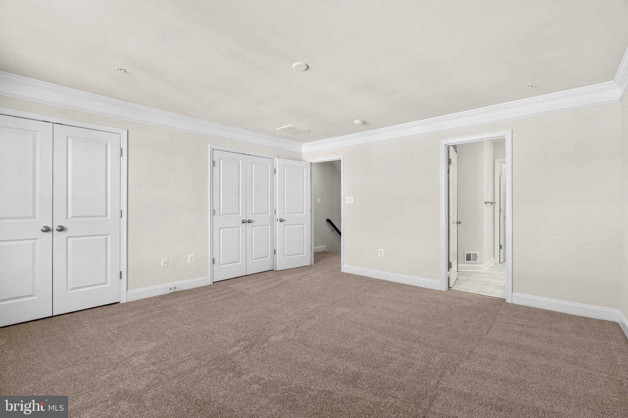 OXFORD SQUARE - Residential