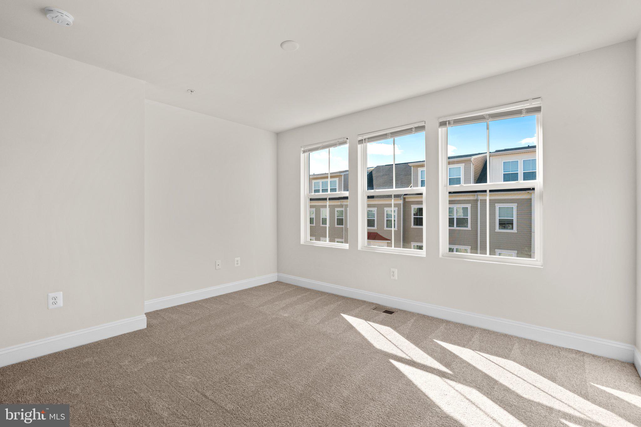 OXFORD SQUARE - Residential