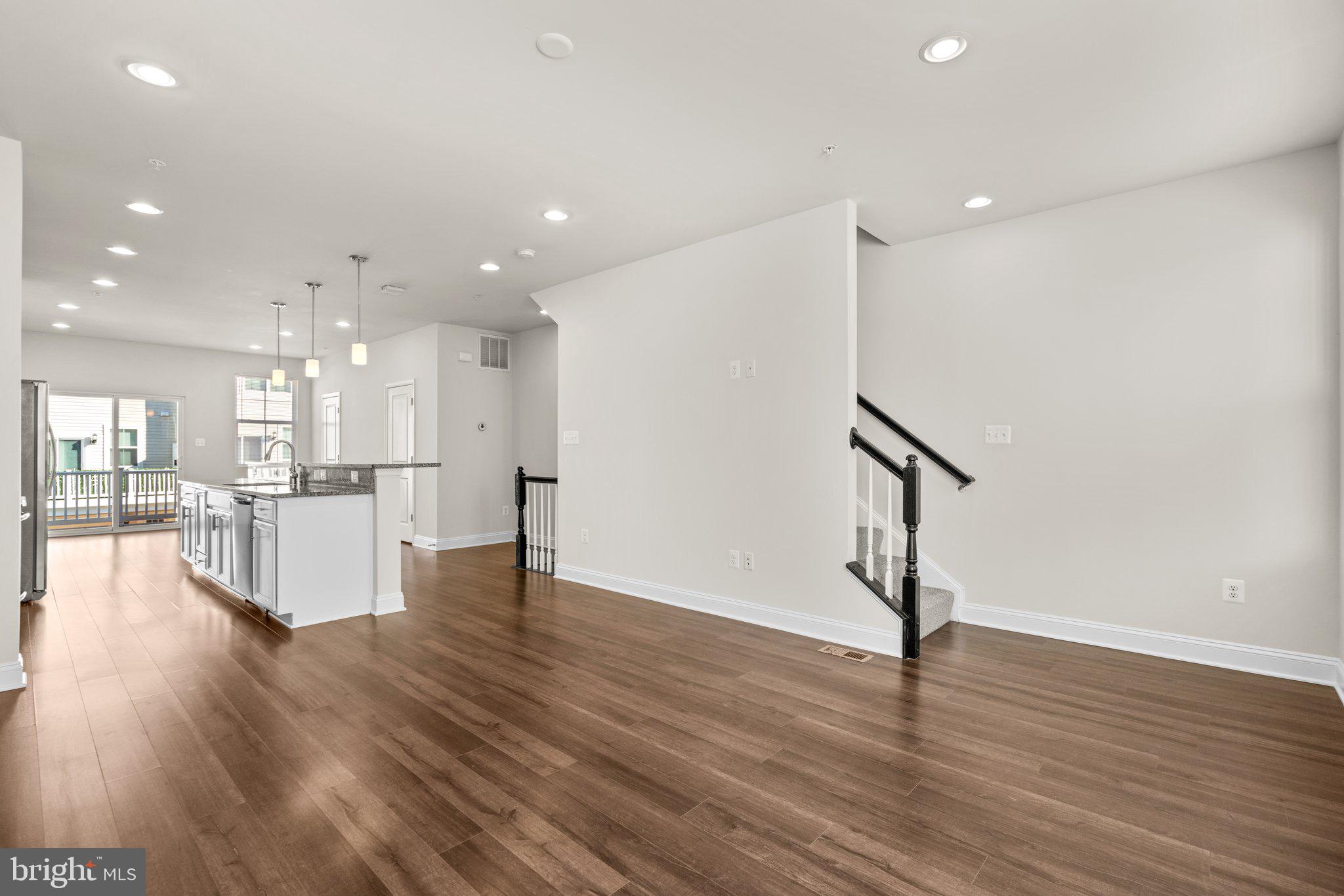 OXFORD SQUARE - Residential