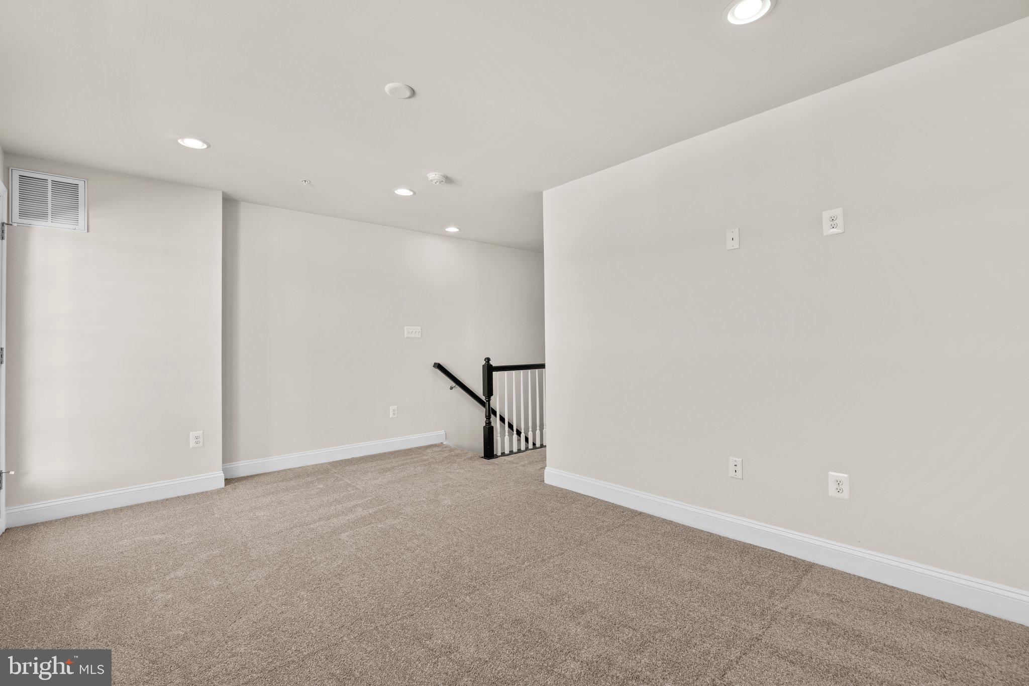 OXFORD SQUARE - Residential