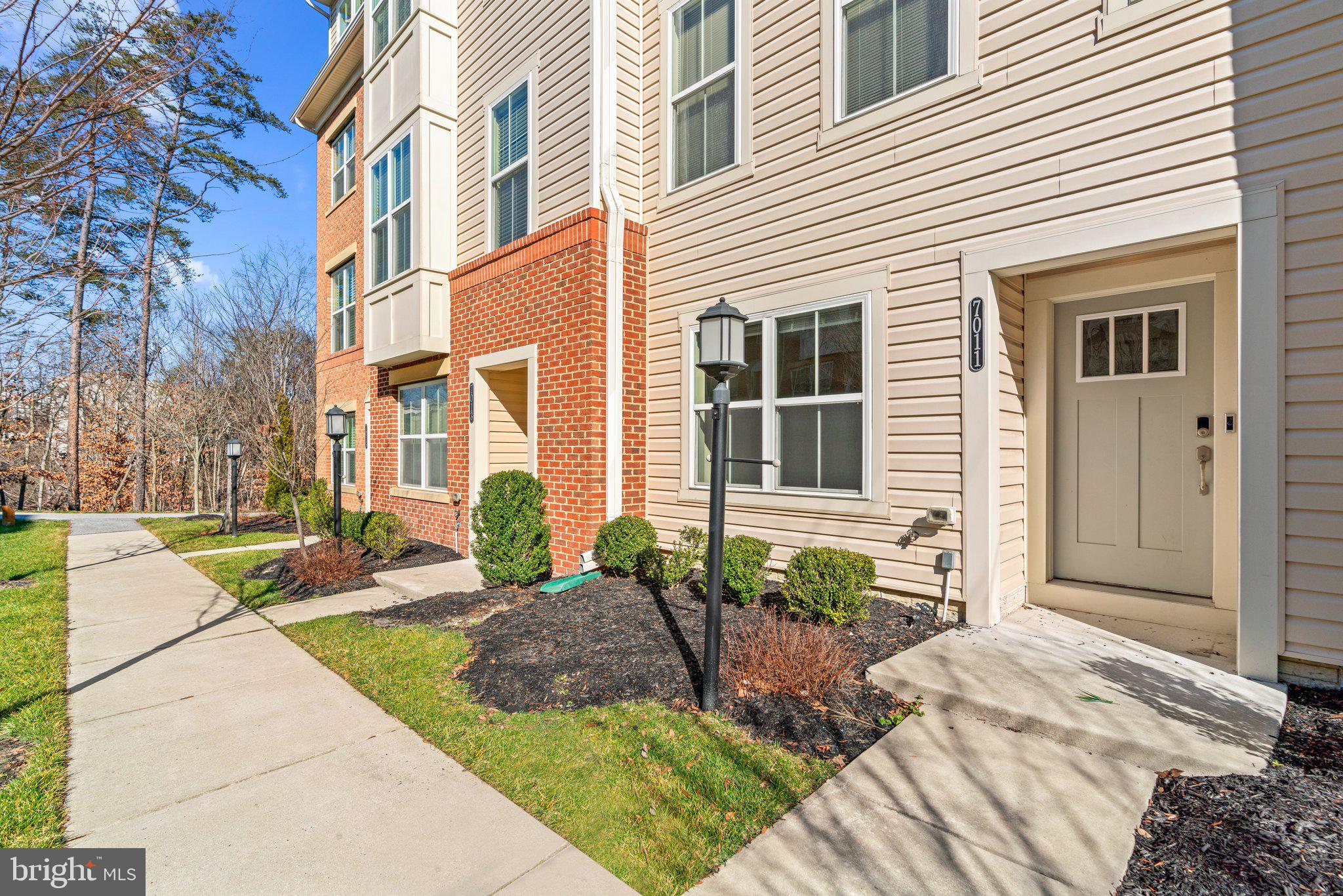 OXFORD SQUARE - Residential