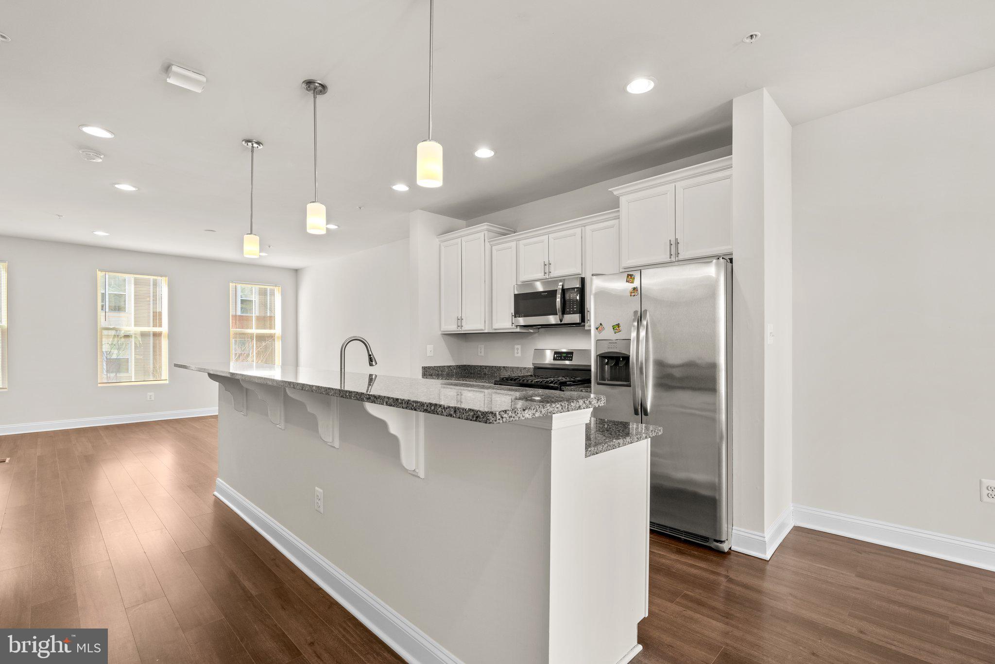 OXFORD SQUARE - Residential