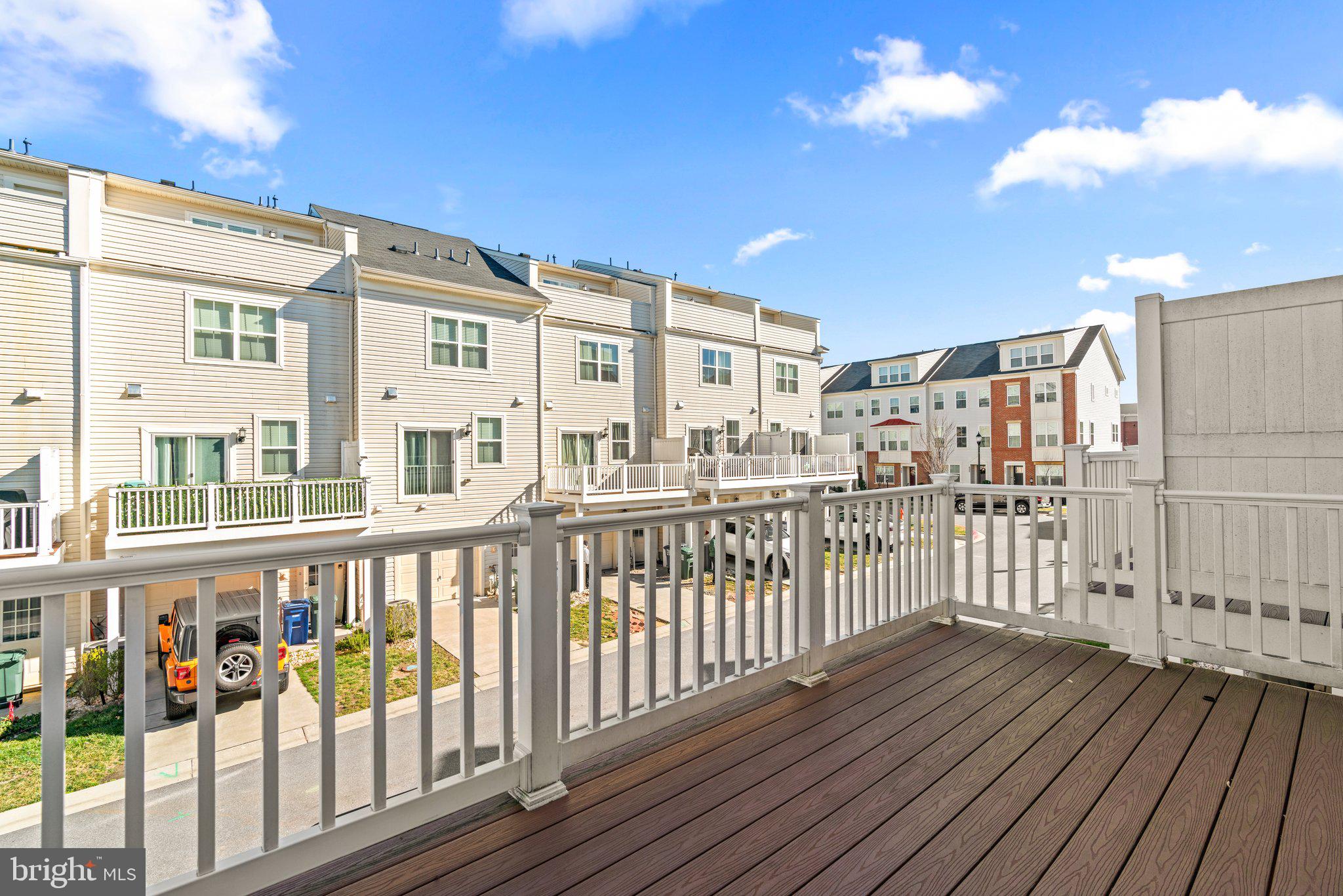 OXFORD SQUARE - Residential