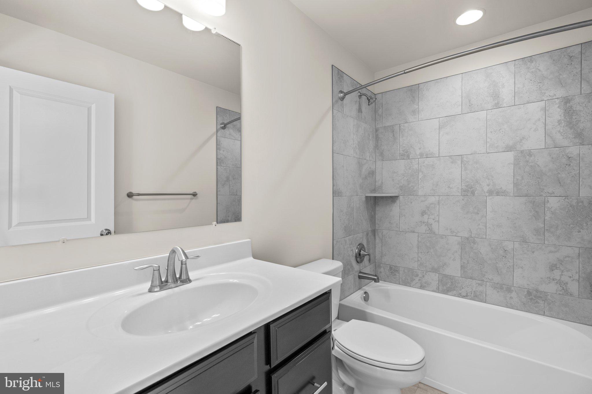 OXFORD SQUARE - Residential