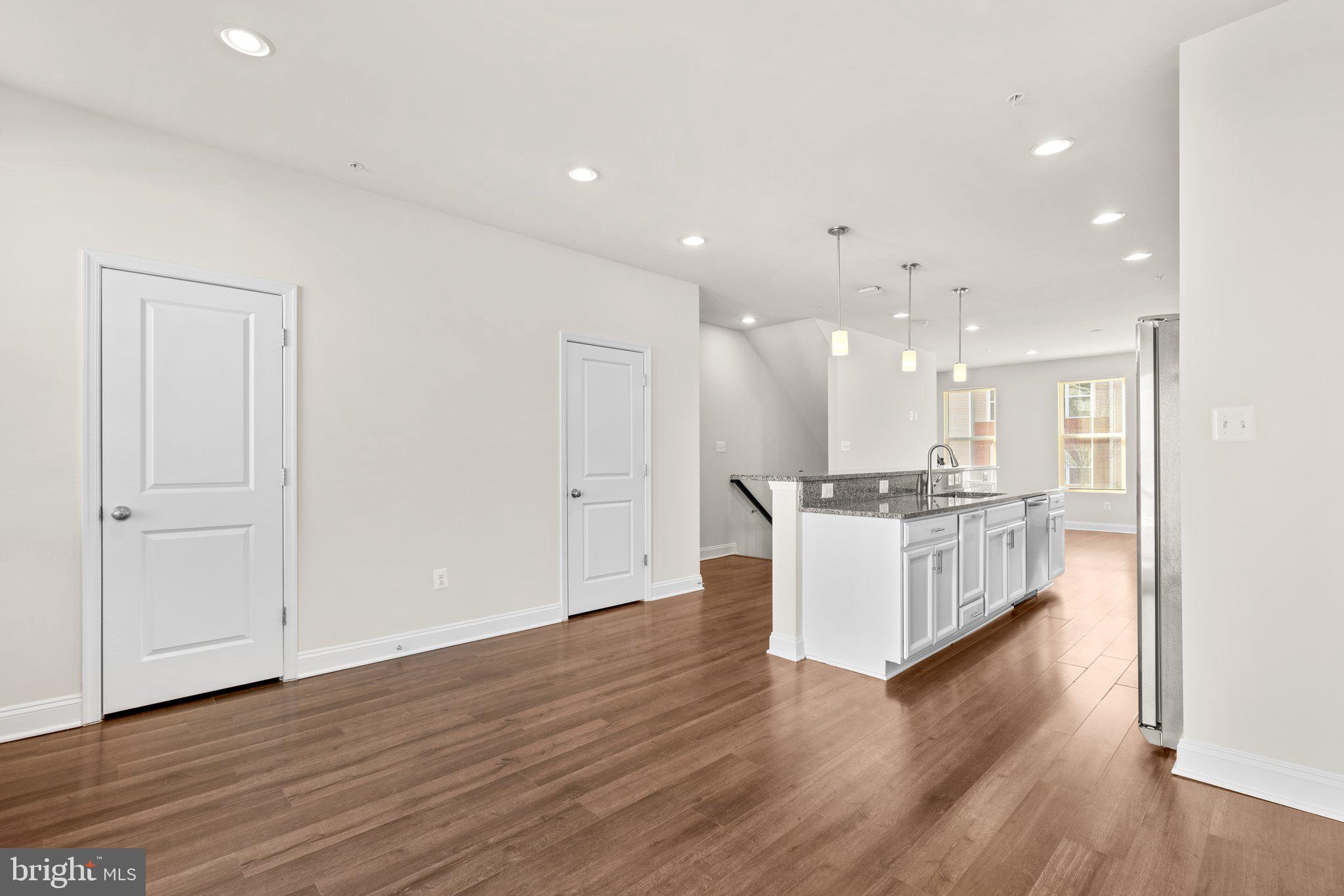 OXFORD SQUARE - Residential