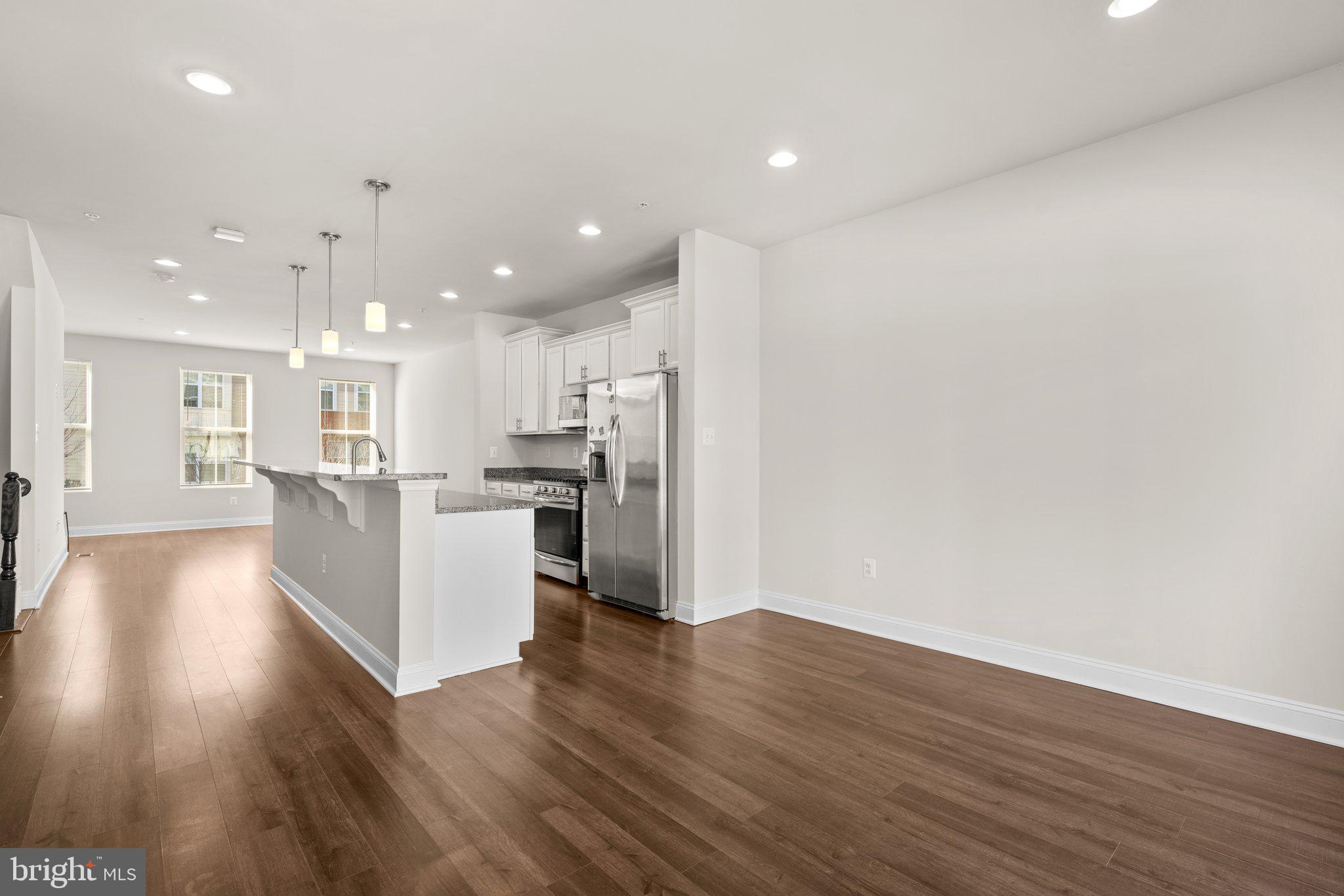 OXFORD SQUARE - Residential