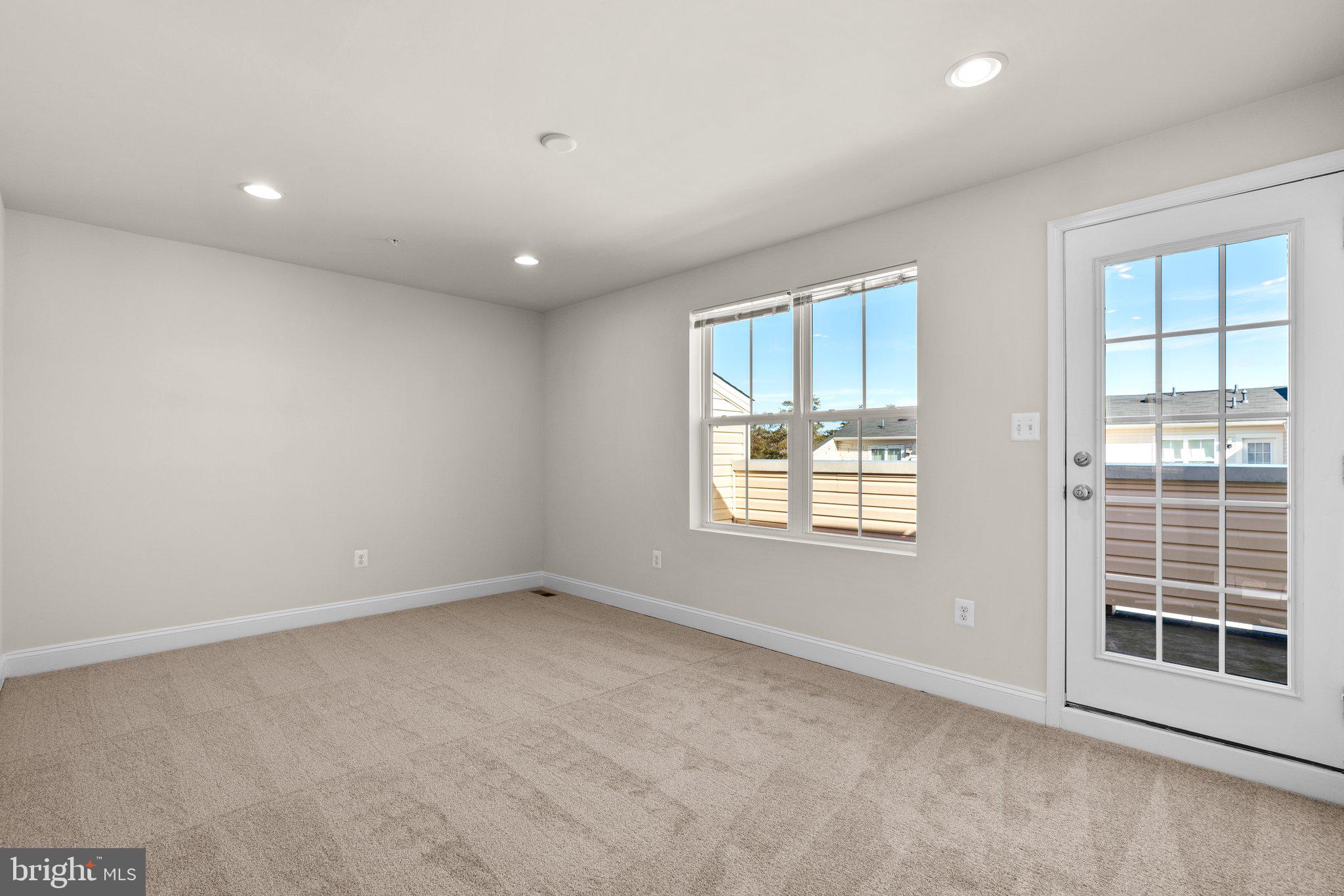 OXFORD SQUARE - Residential