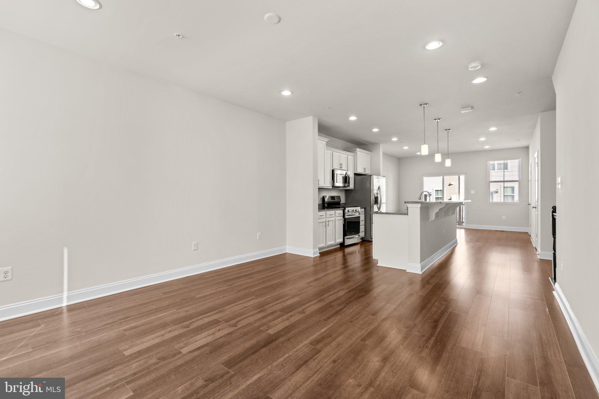 OXFORD SQUARE - Residential