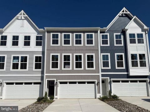 Townhouse For Sale - 7742 Harlow Circle<br/> SPOTSYLVANIA, VA 22551