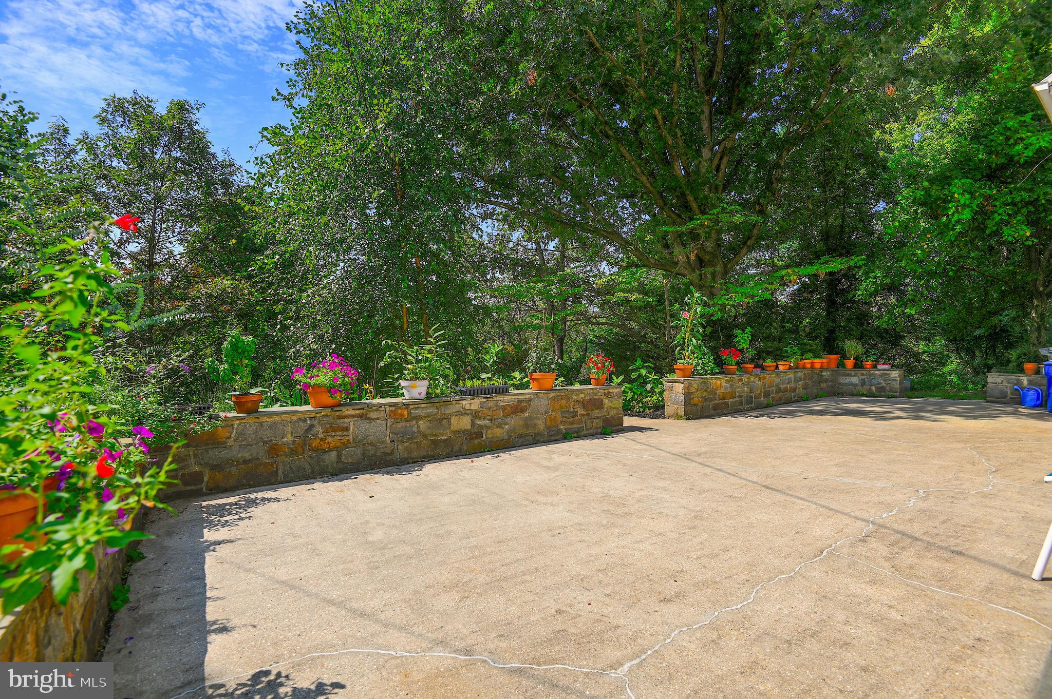 KNOLLWOOD - Residential