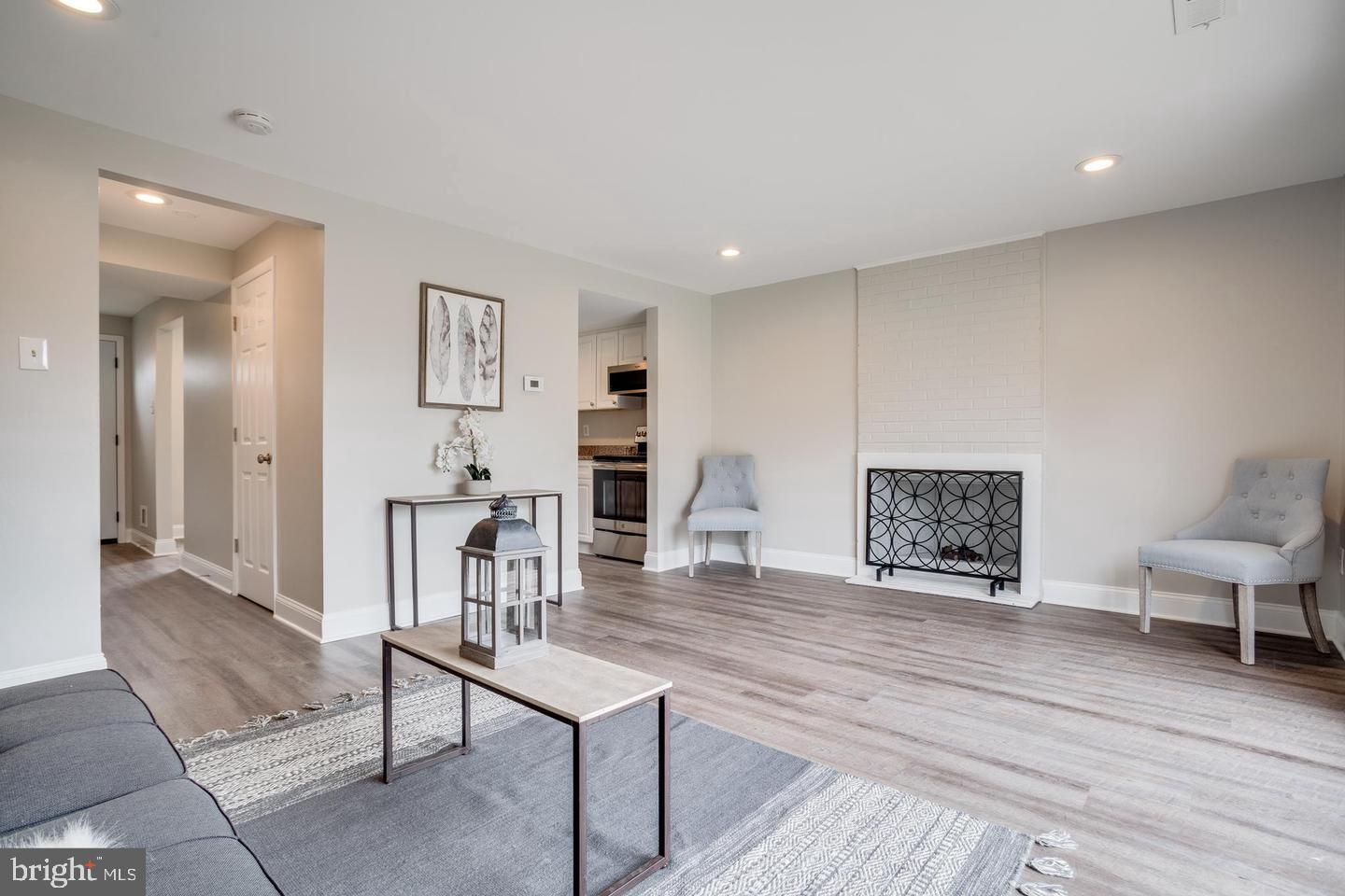 VILLAGE OF OWEN BROWN - Residential Lease