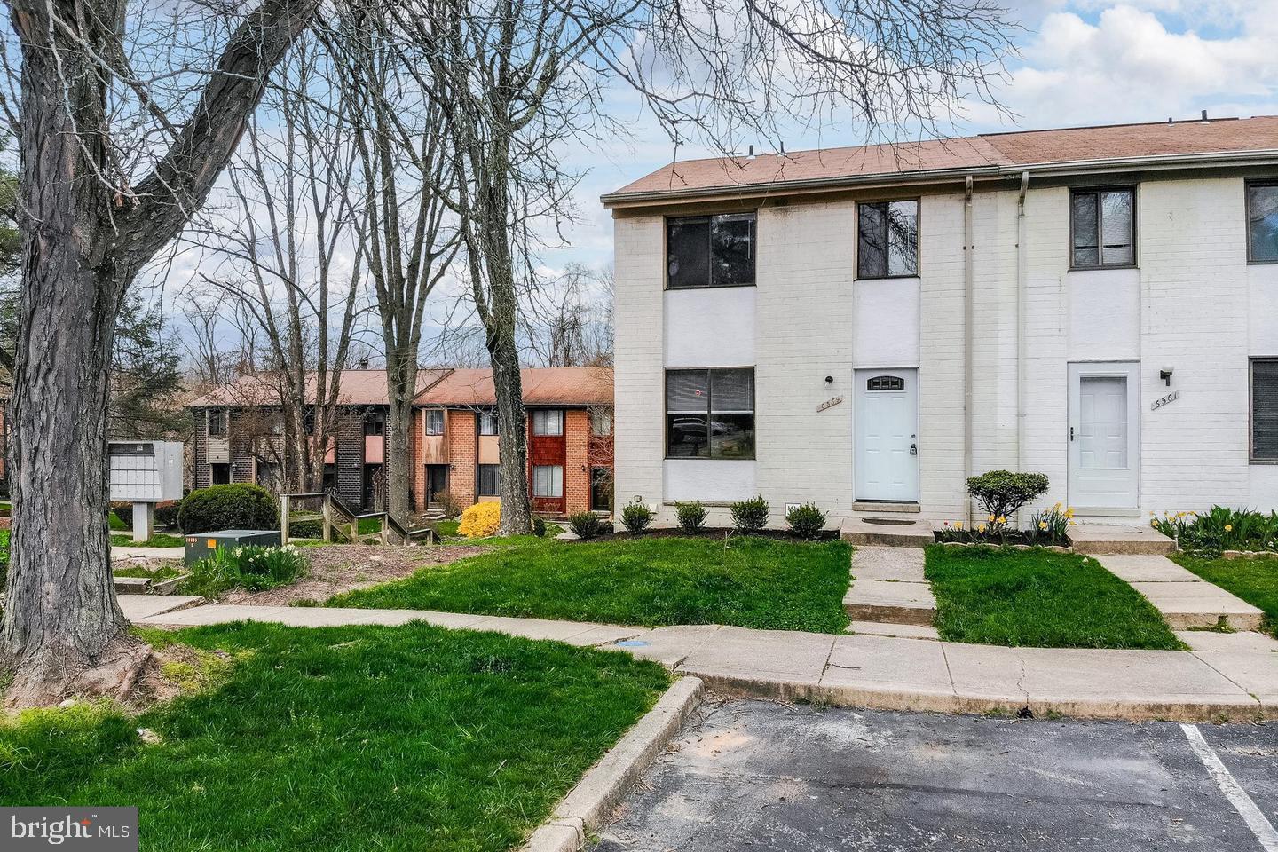 VILLAGE OF OWEN BROWN - Residential Lease