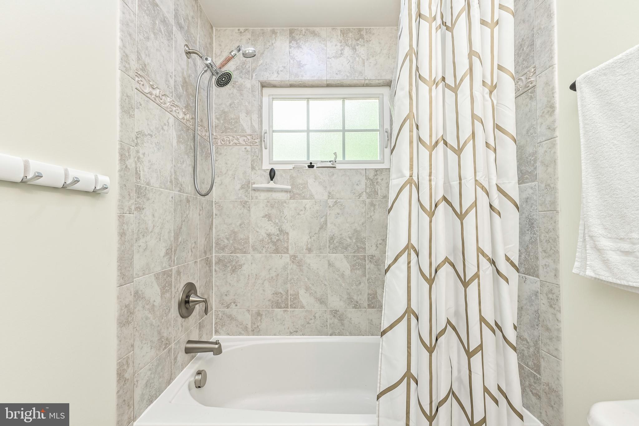 KINGCREST - Residential Lease