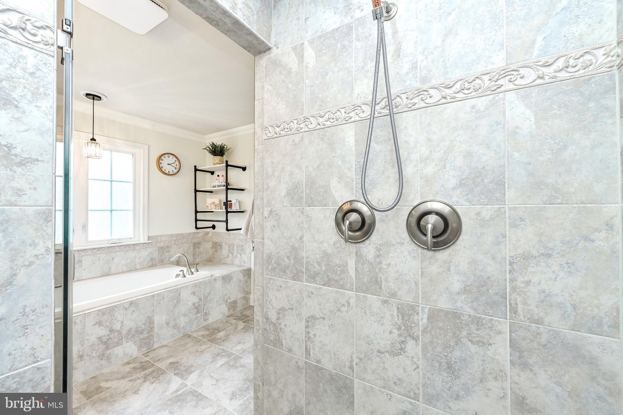 KINGCREST - Residential Lease