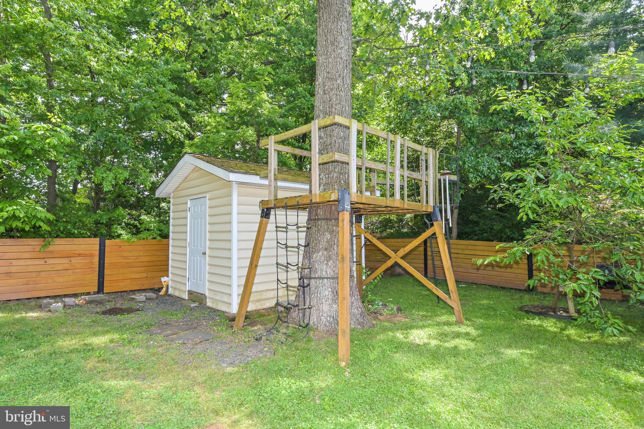 KINGCREST - Residential Lease