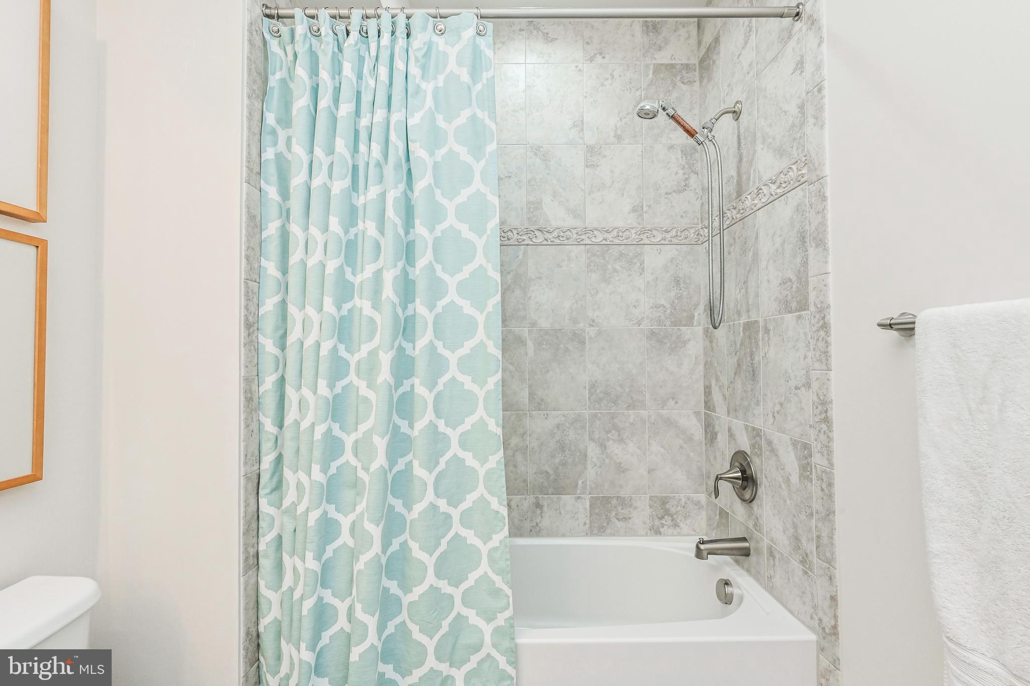 KINGCREST - Residential Lease