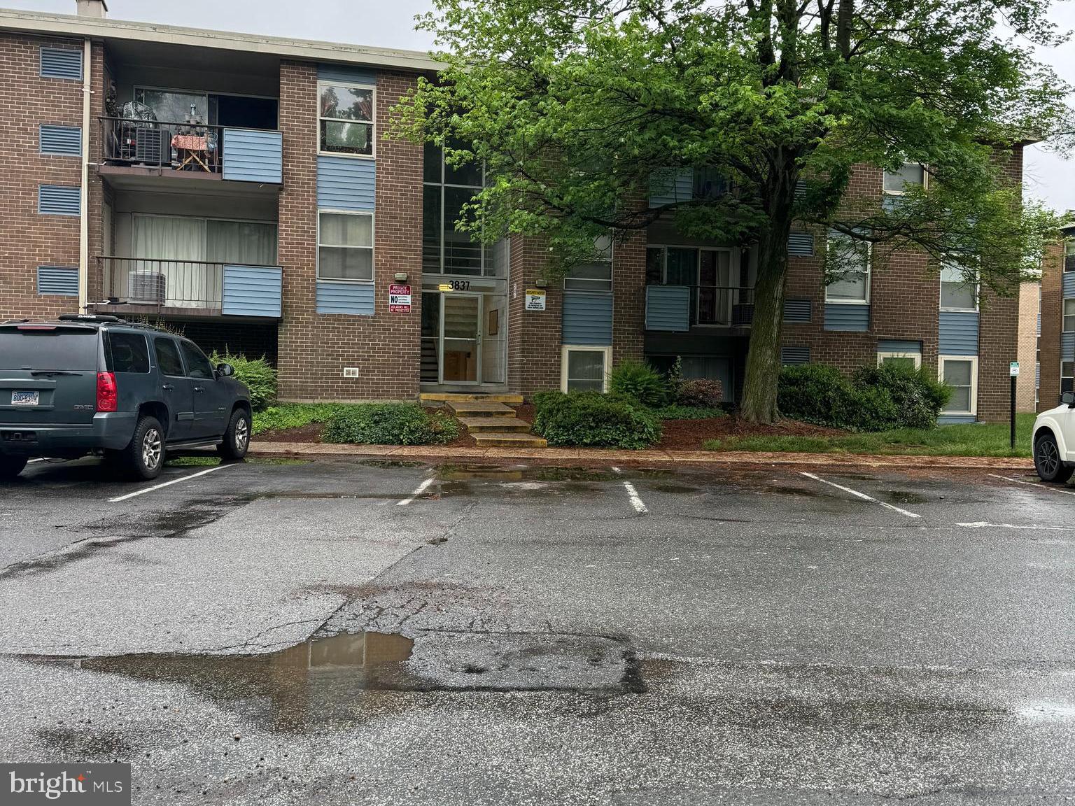 MARLOW TOWERS CONDOMINIUMS - Residential