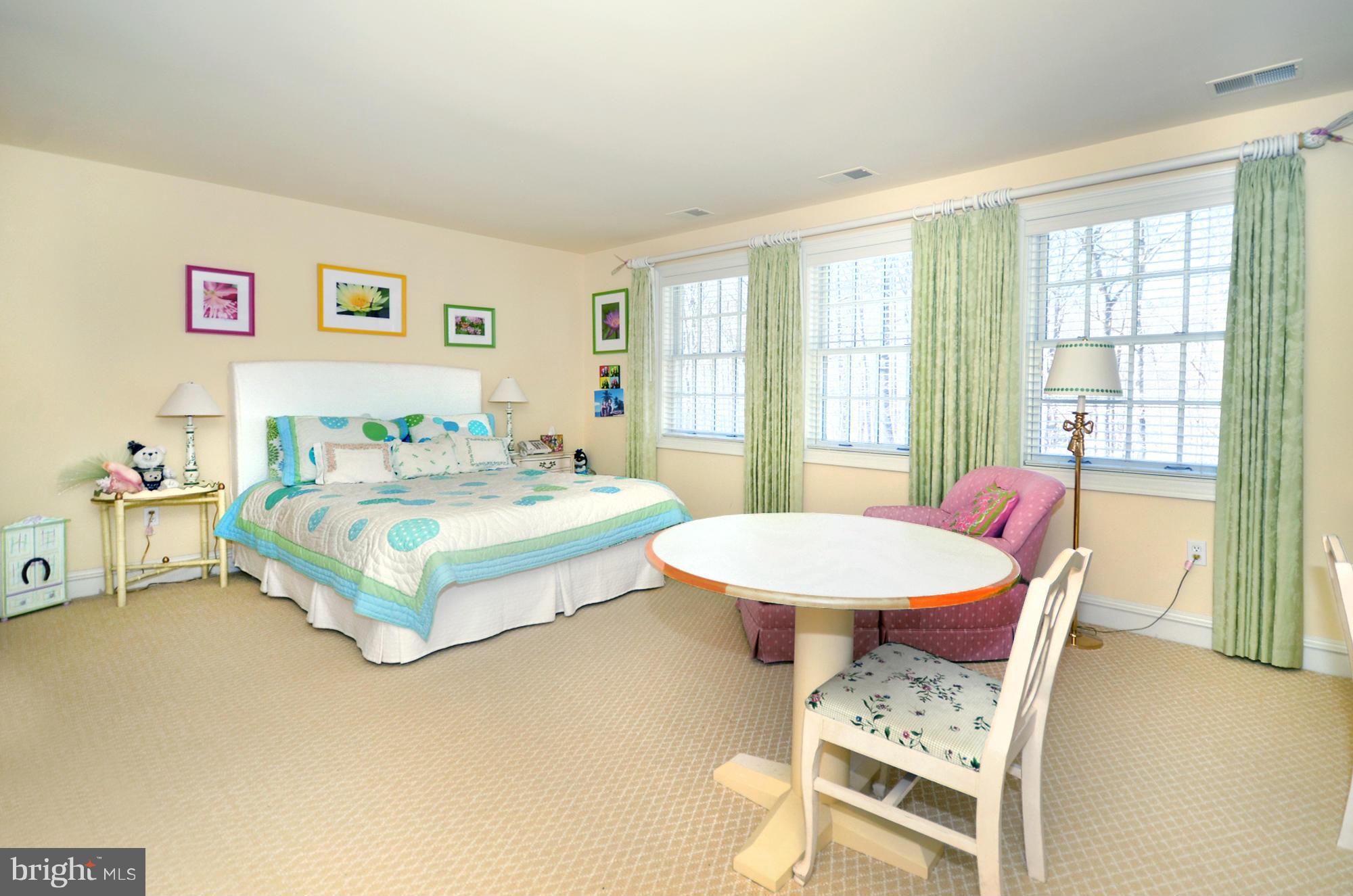 VELVET VALLEY - Residential