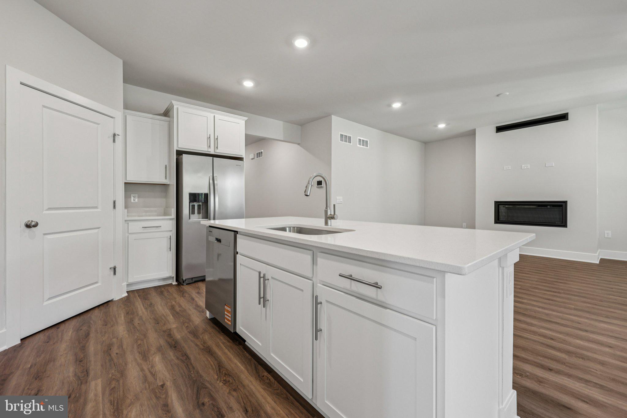 WILLOW RUN - Residential