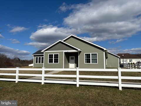 Homes For Sale - 93 Candlewick Court<br/> FROSTBURG, MD 21532