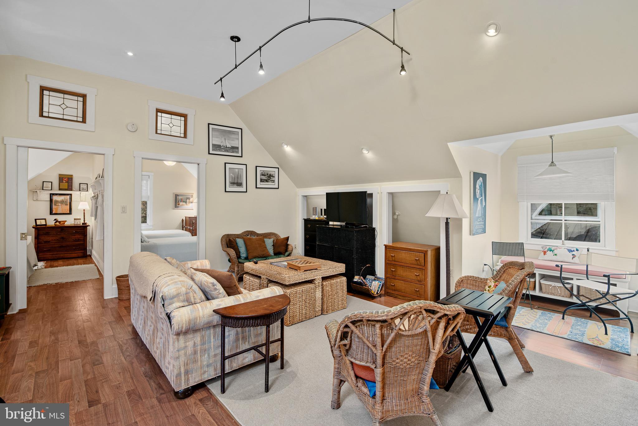 RAYS POINT - Residential