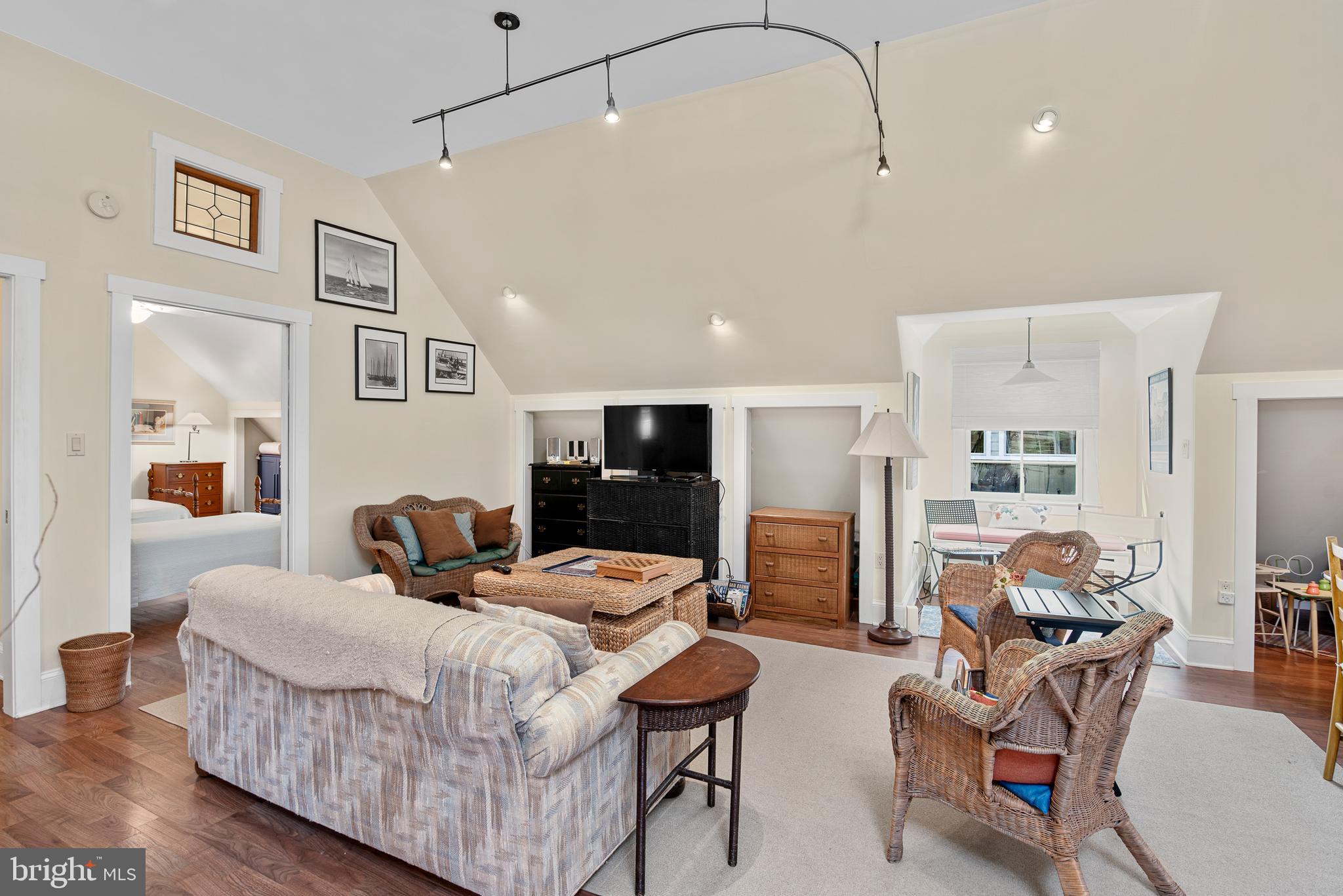 RAYS POINT - Residential