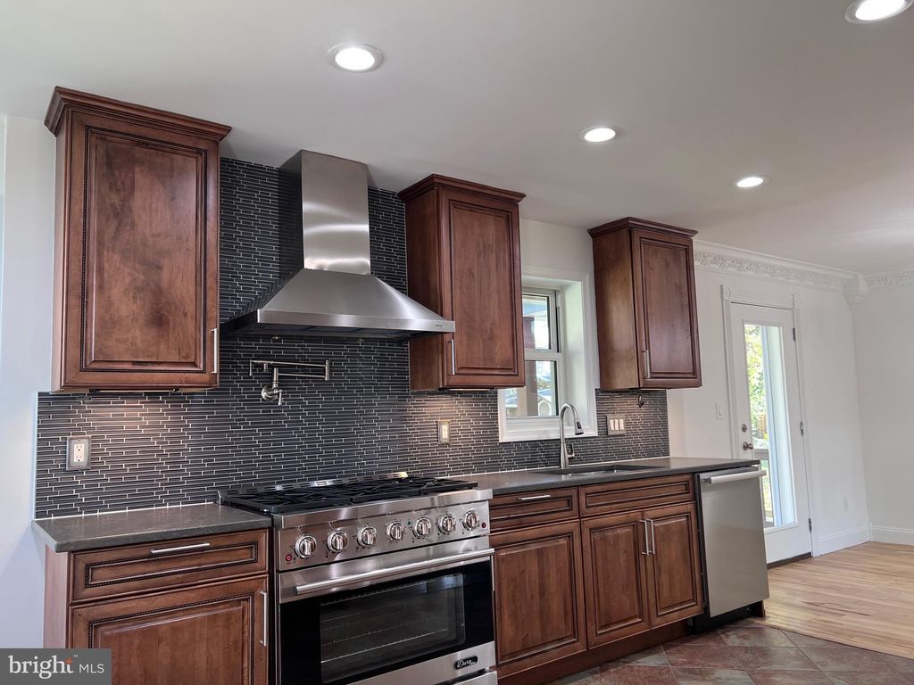 Photo of 6507 Lamont Place, HYATTSVILLE, MD 20784 (MLS # MDPG2180686)