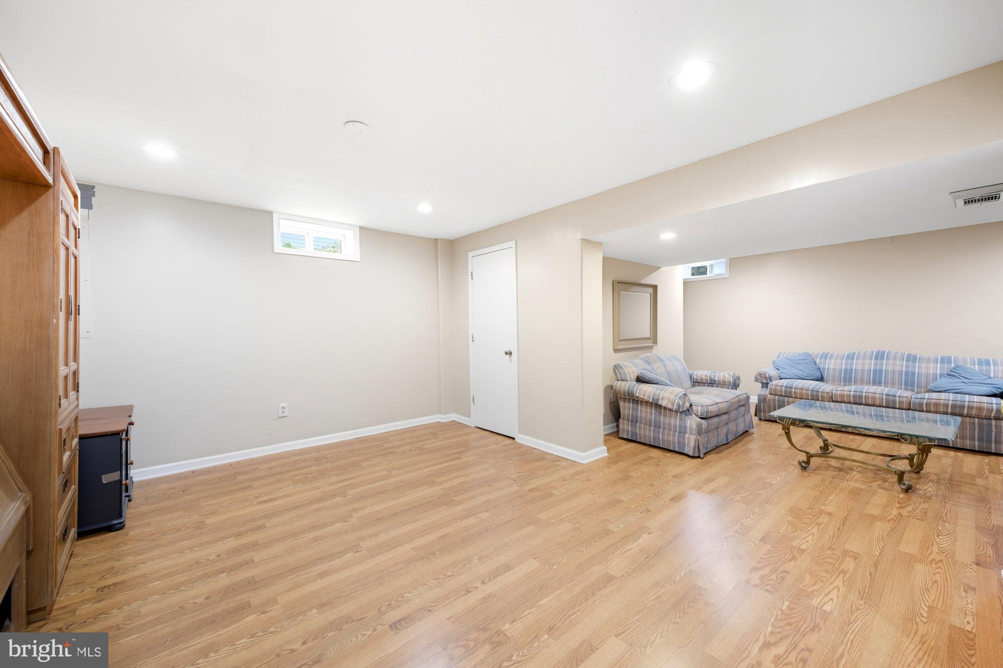 HUNTERS CHASE - Residential