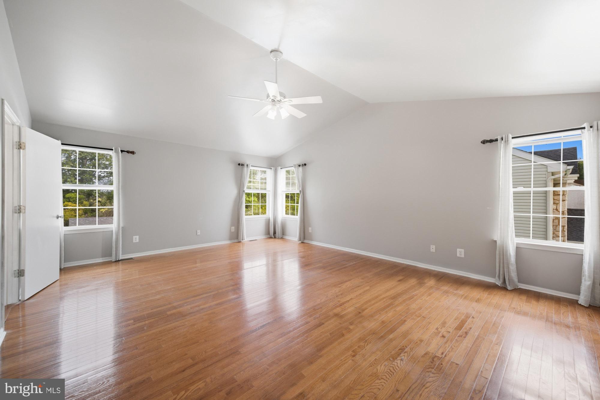 HUNTERS CHASE - Residential