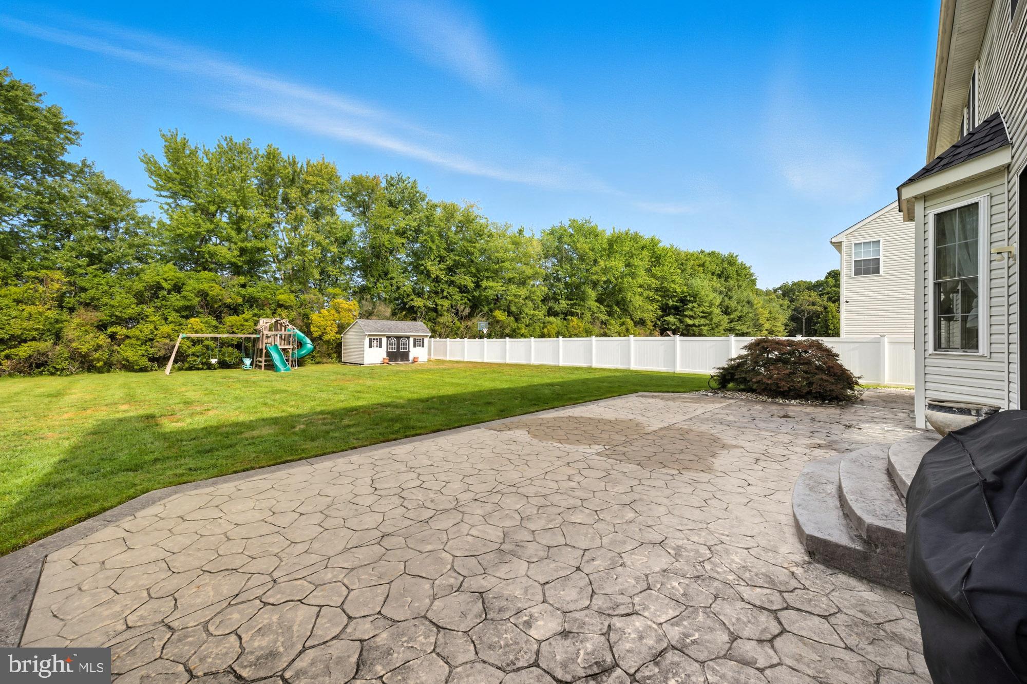 HUNTERS CHASE - Residential