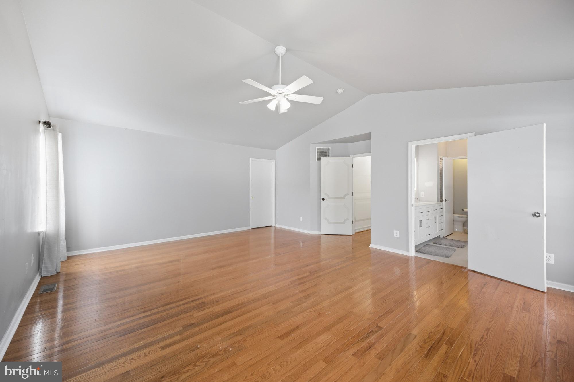 HUNTERS CHASE - Residential