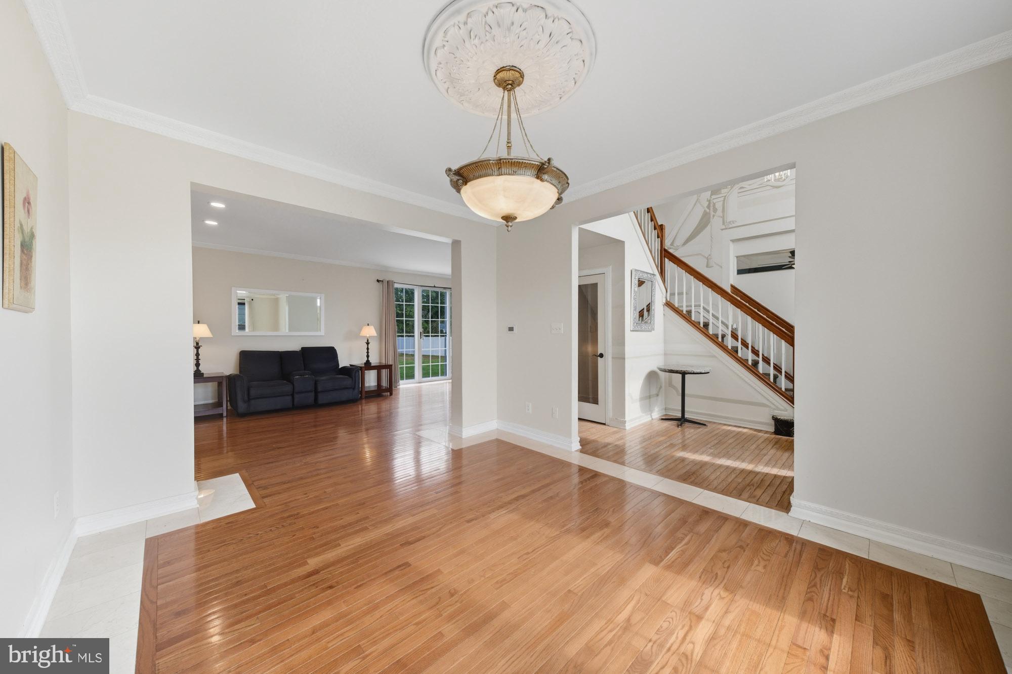 HUNTERS CHASE - Residential