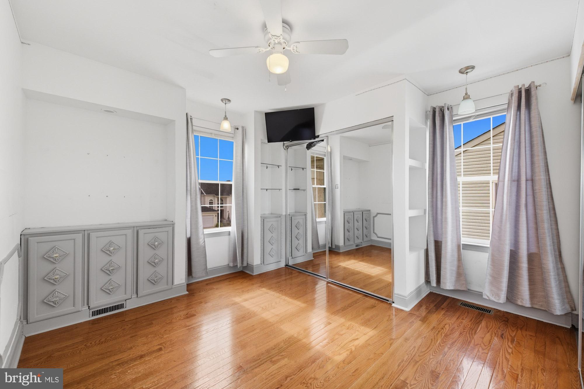 HUNTERS CHASE - Residential