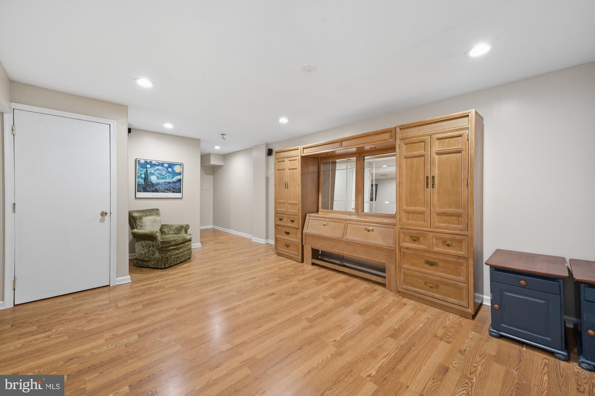 HUNTERS CHASE - Residential