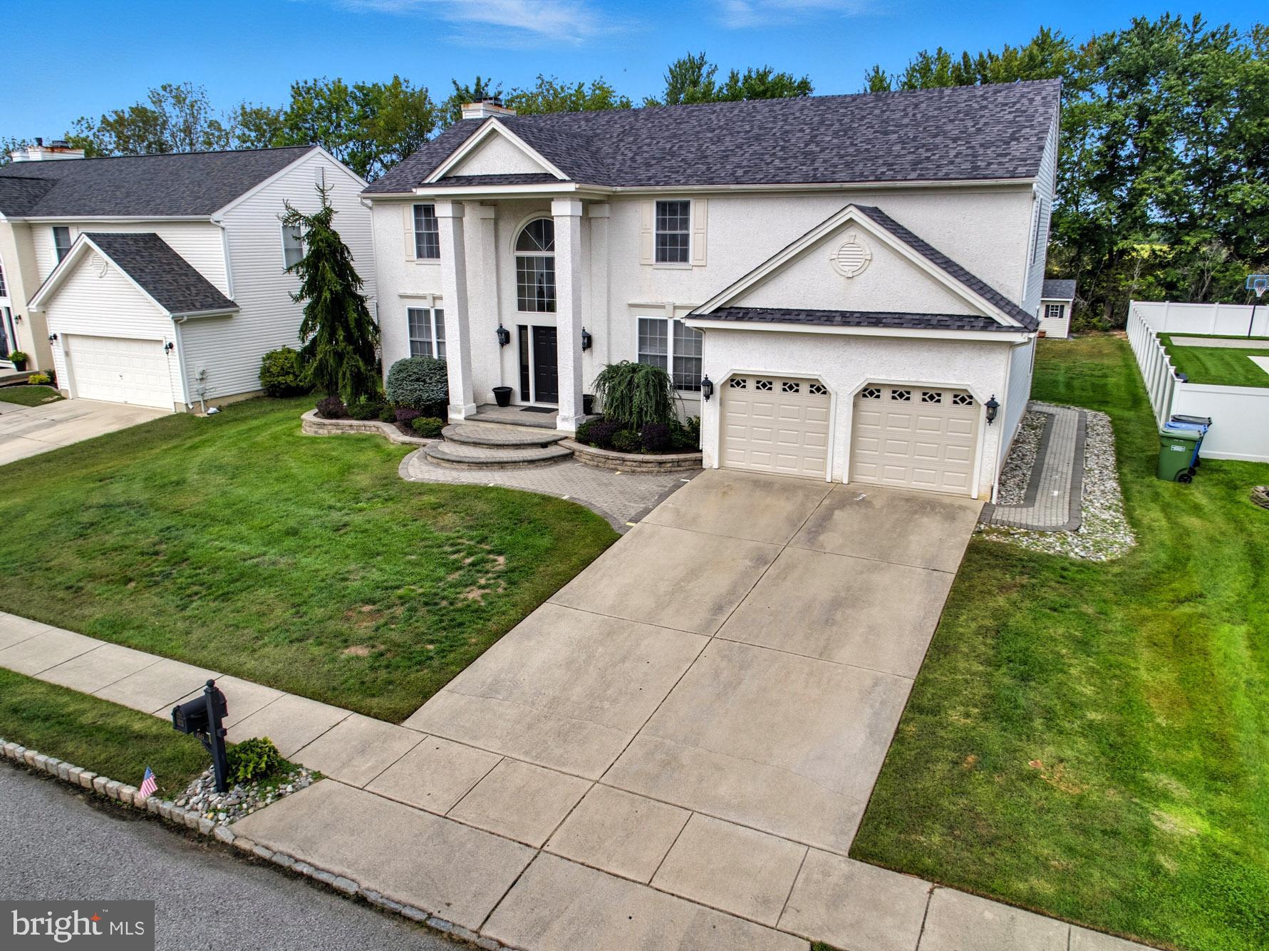 HUNTERS CHASE - Residential