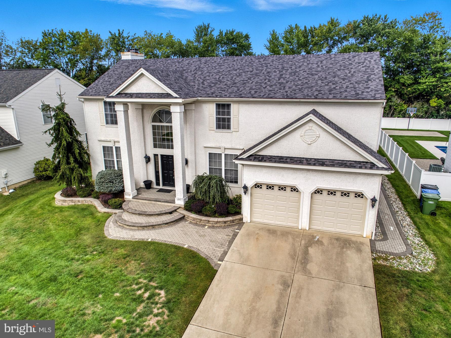 HUNTERS CHASE - Residential