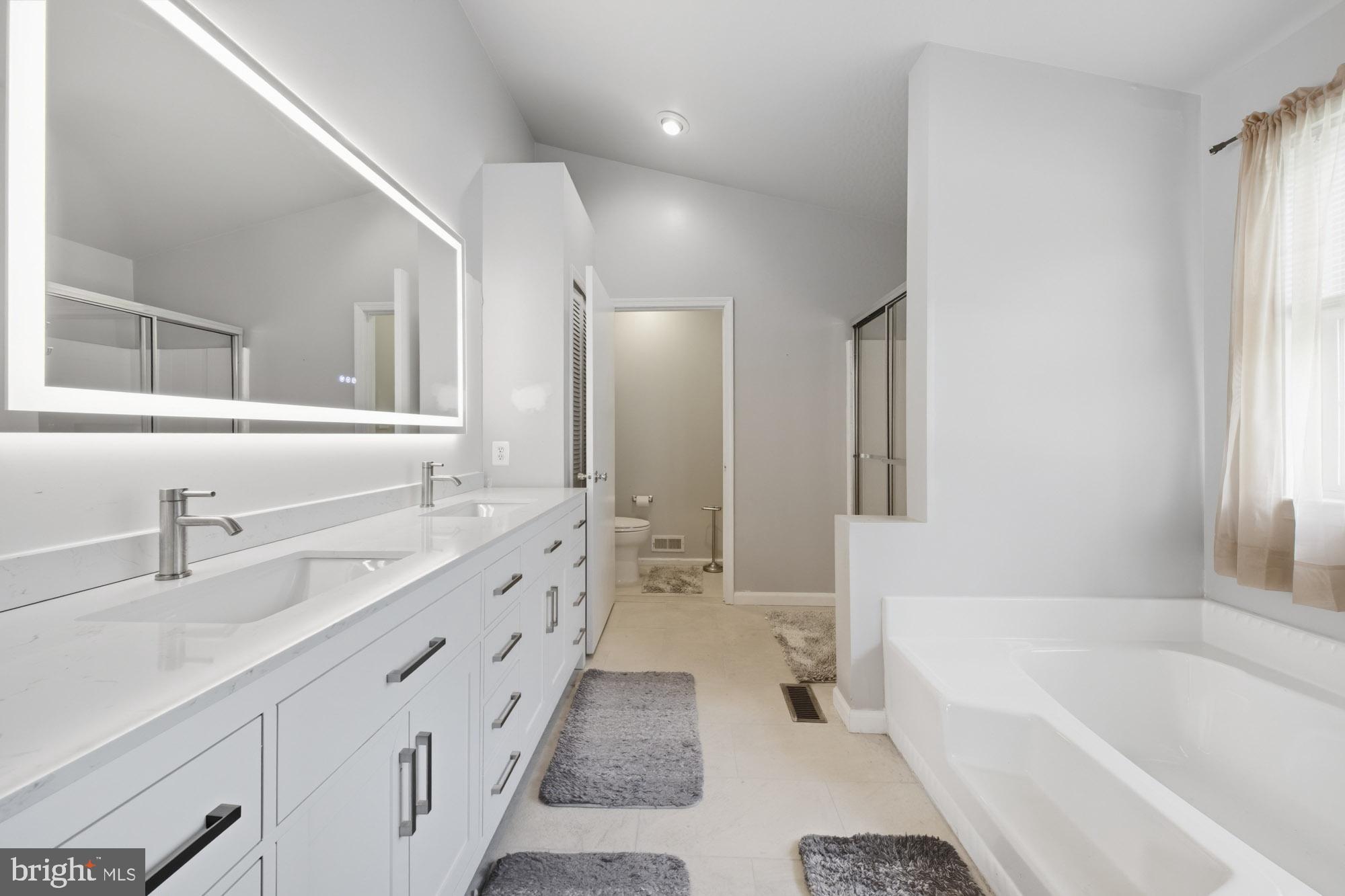 HUNTERS CHASE - Residential