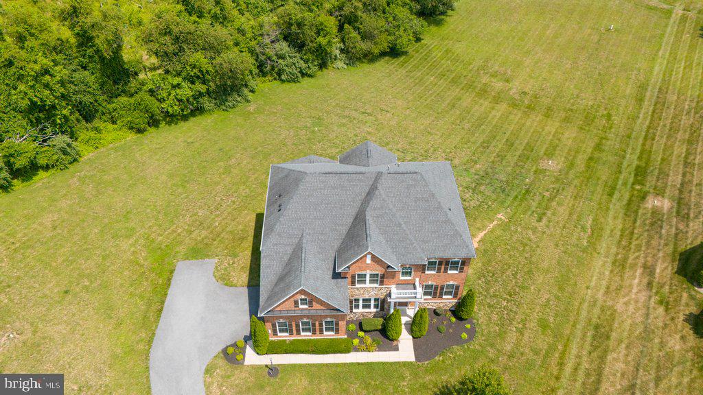 555 PARKLAND ROAD