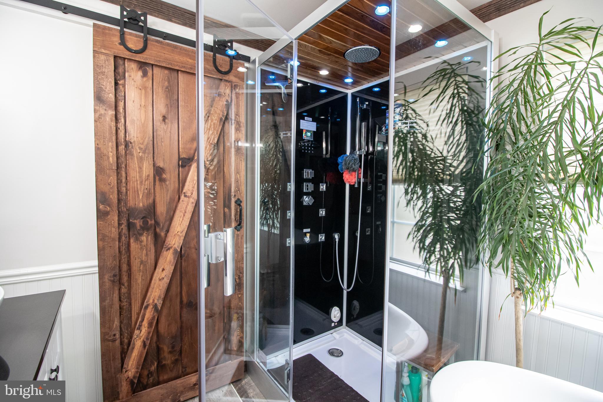 PEACHTREE EAST - Residential