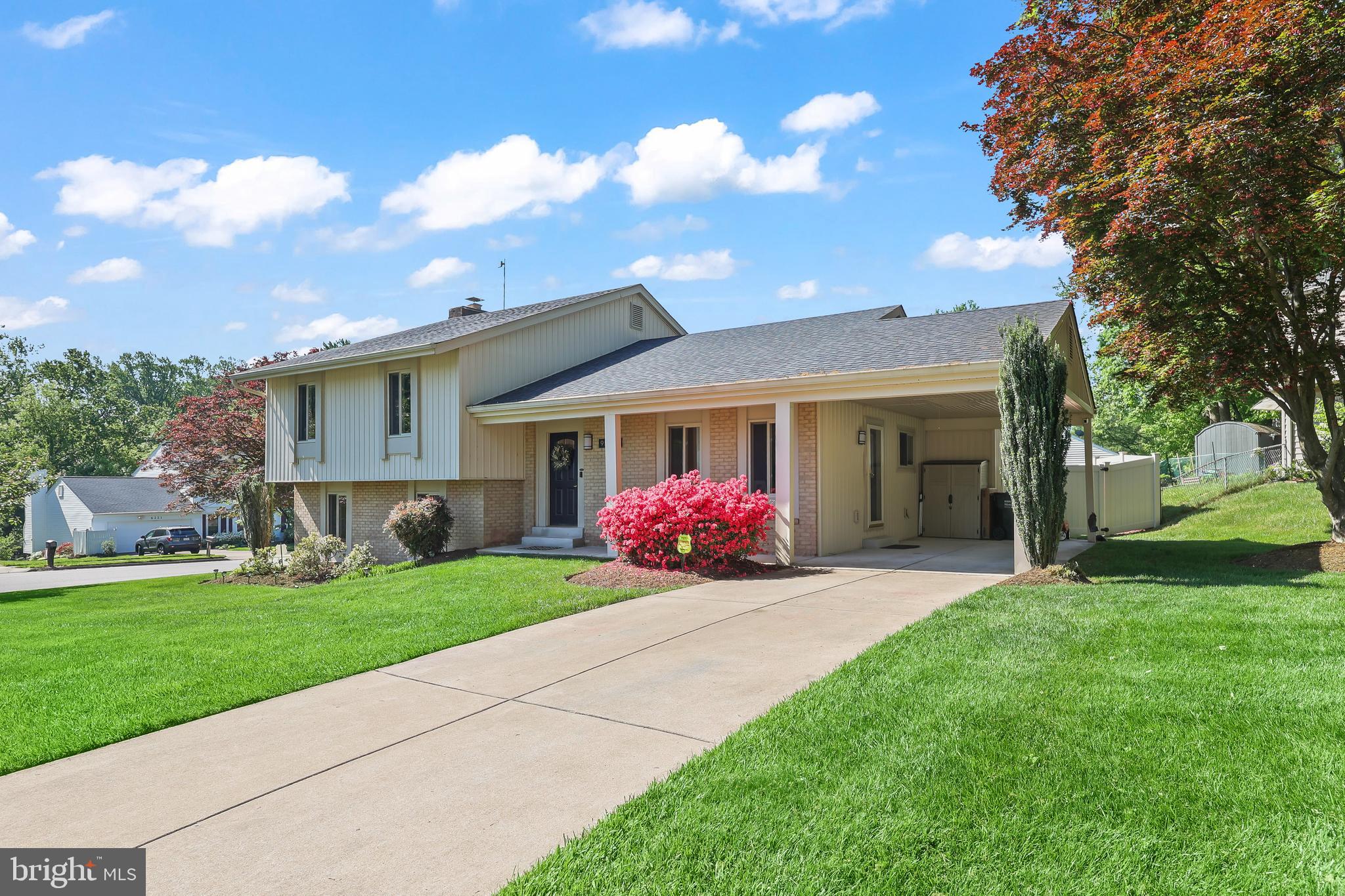 9511 VANDOLA COURT