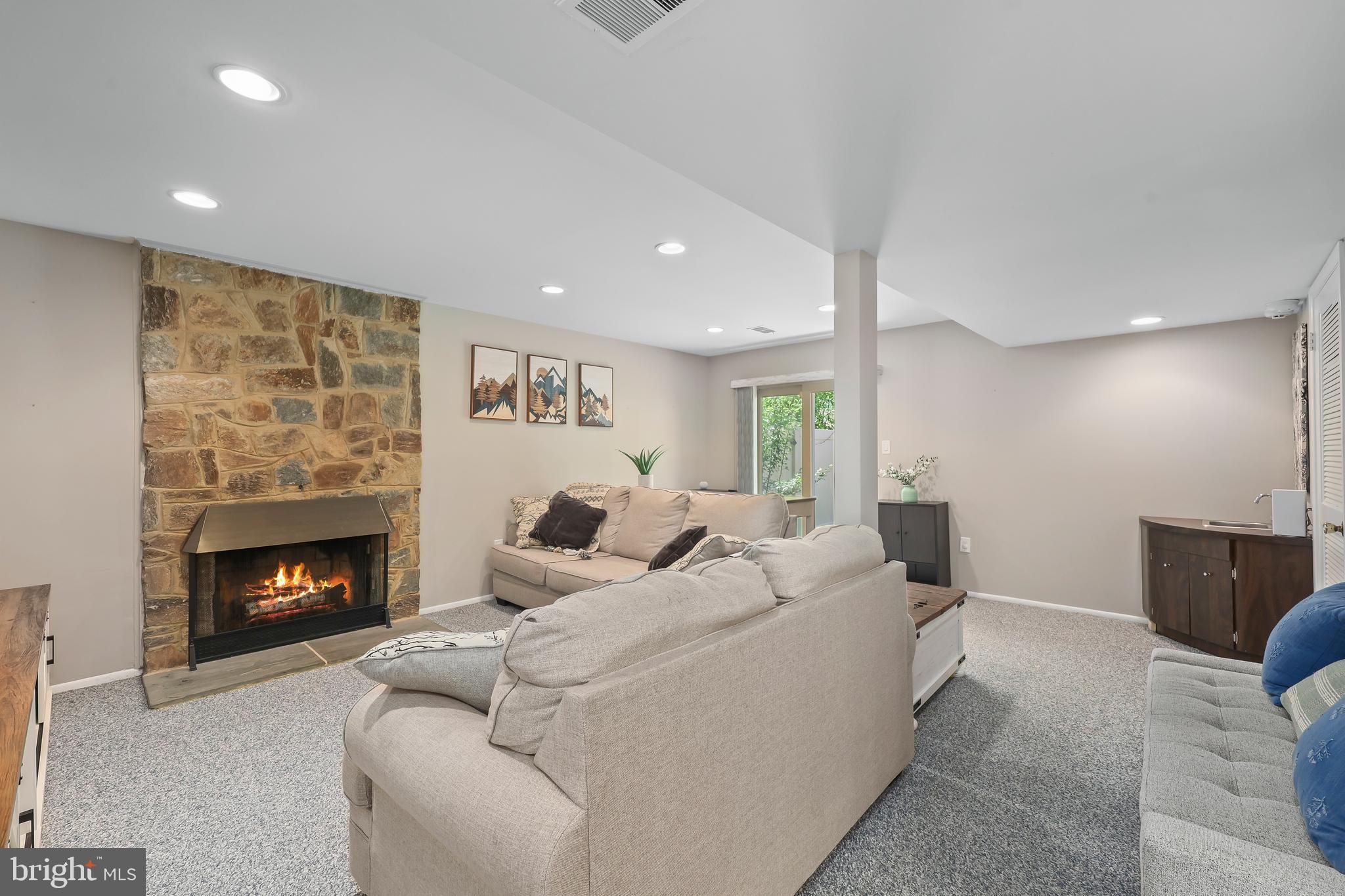 BENT TREE - Residential