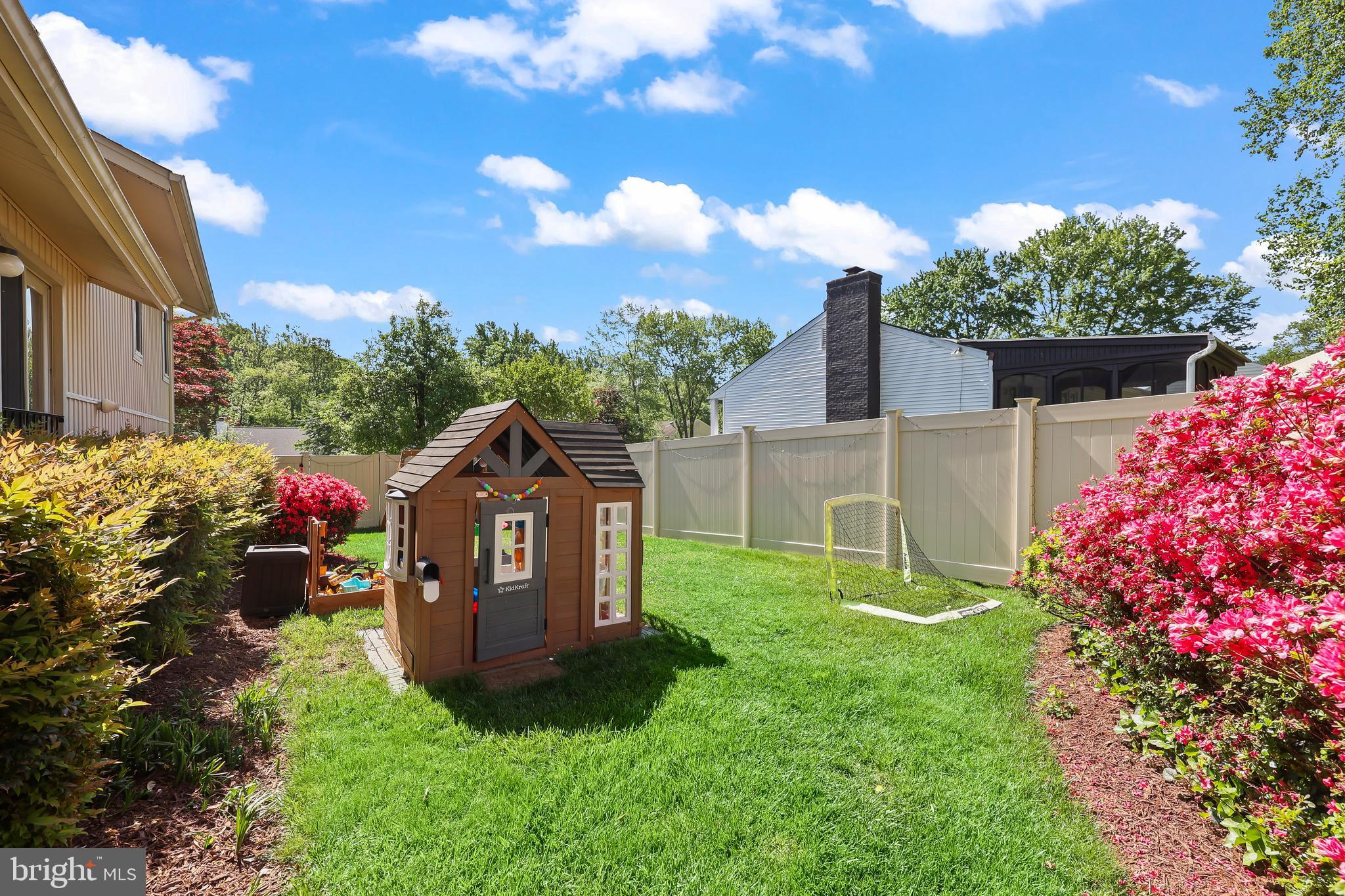 BENT TREE - Residential