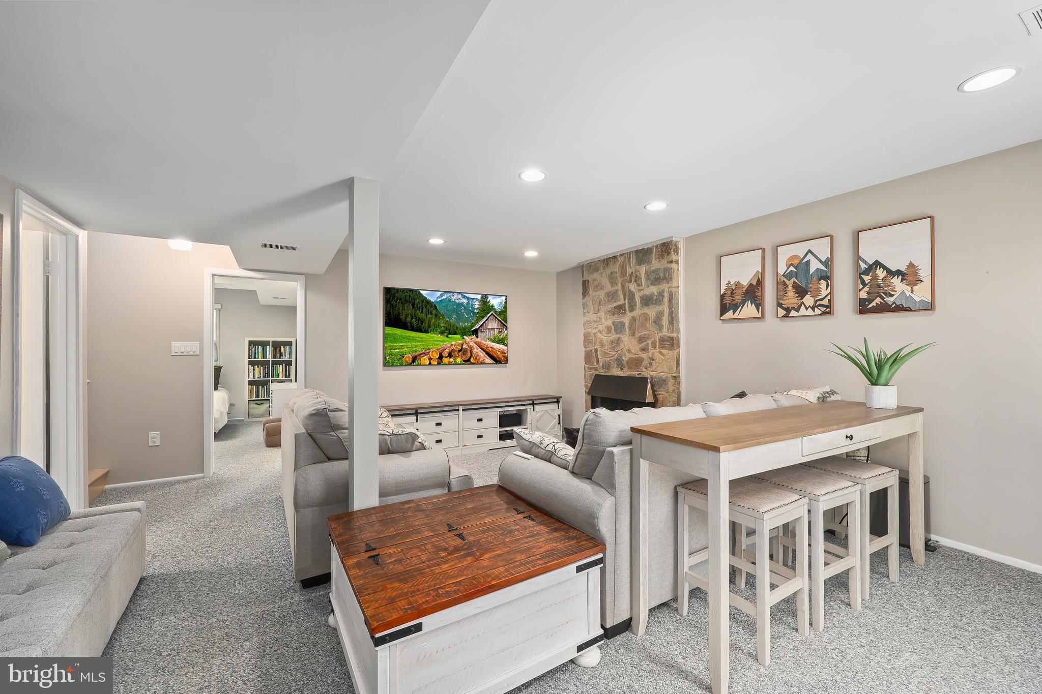 BENT TREE - Residential