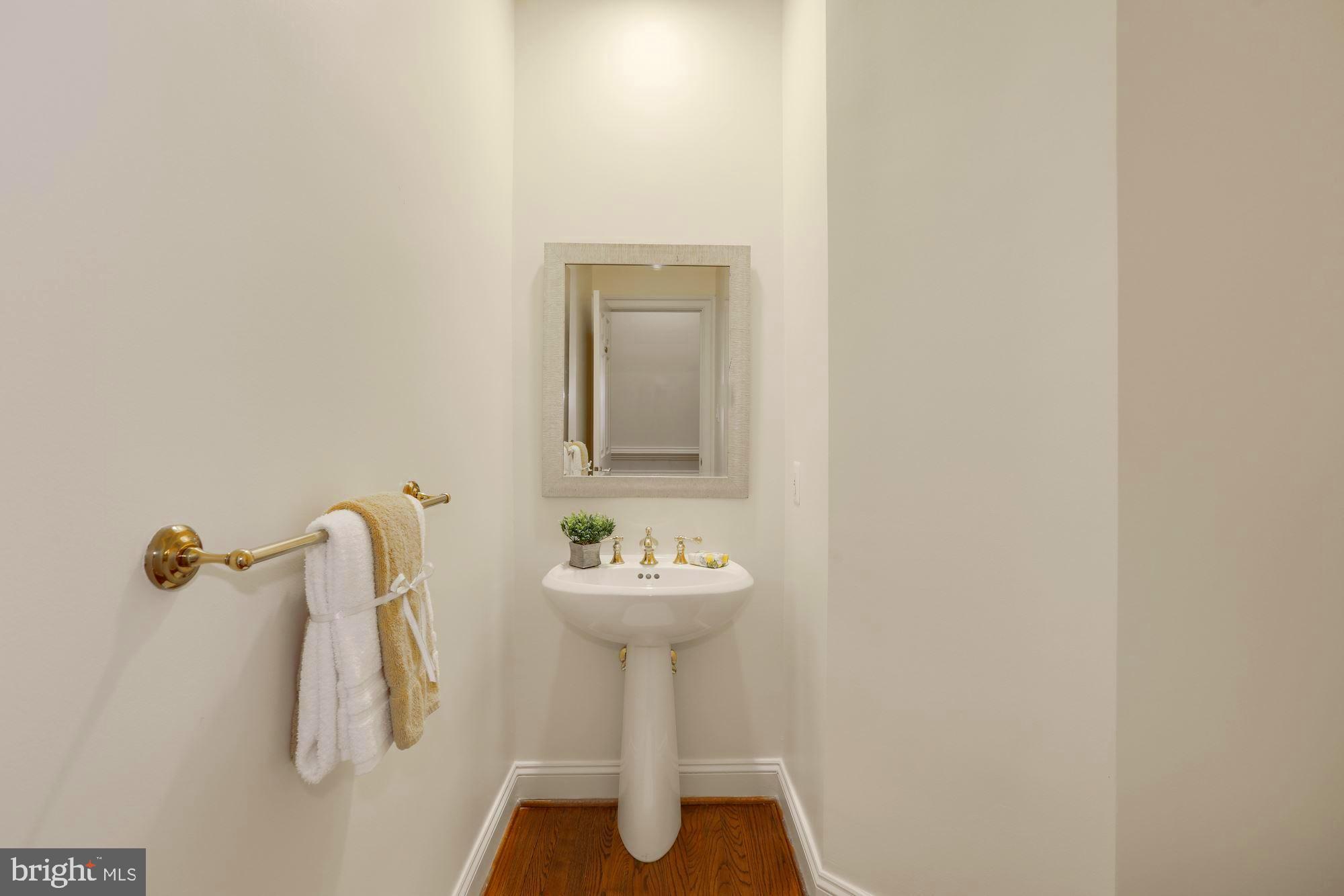 CHEVY CHASE COMMONS - Residential