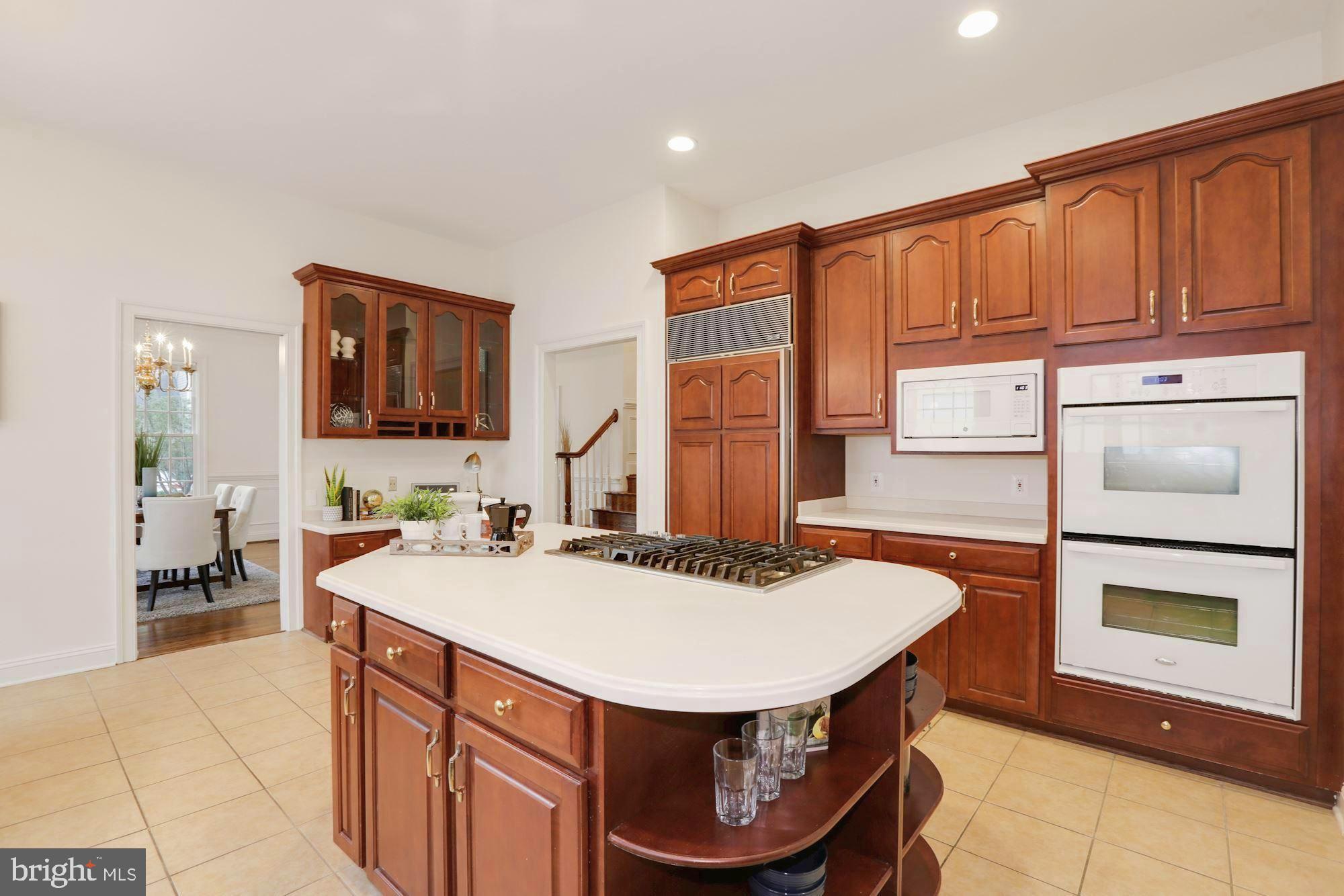 CHEVY CHASE COMMONS - Residential