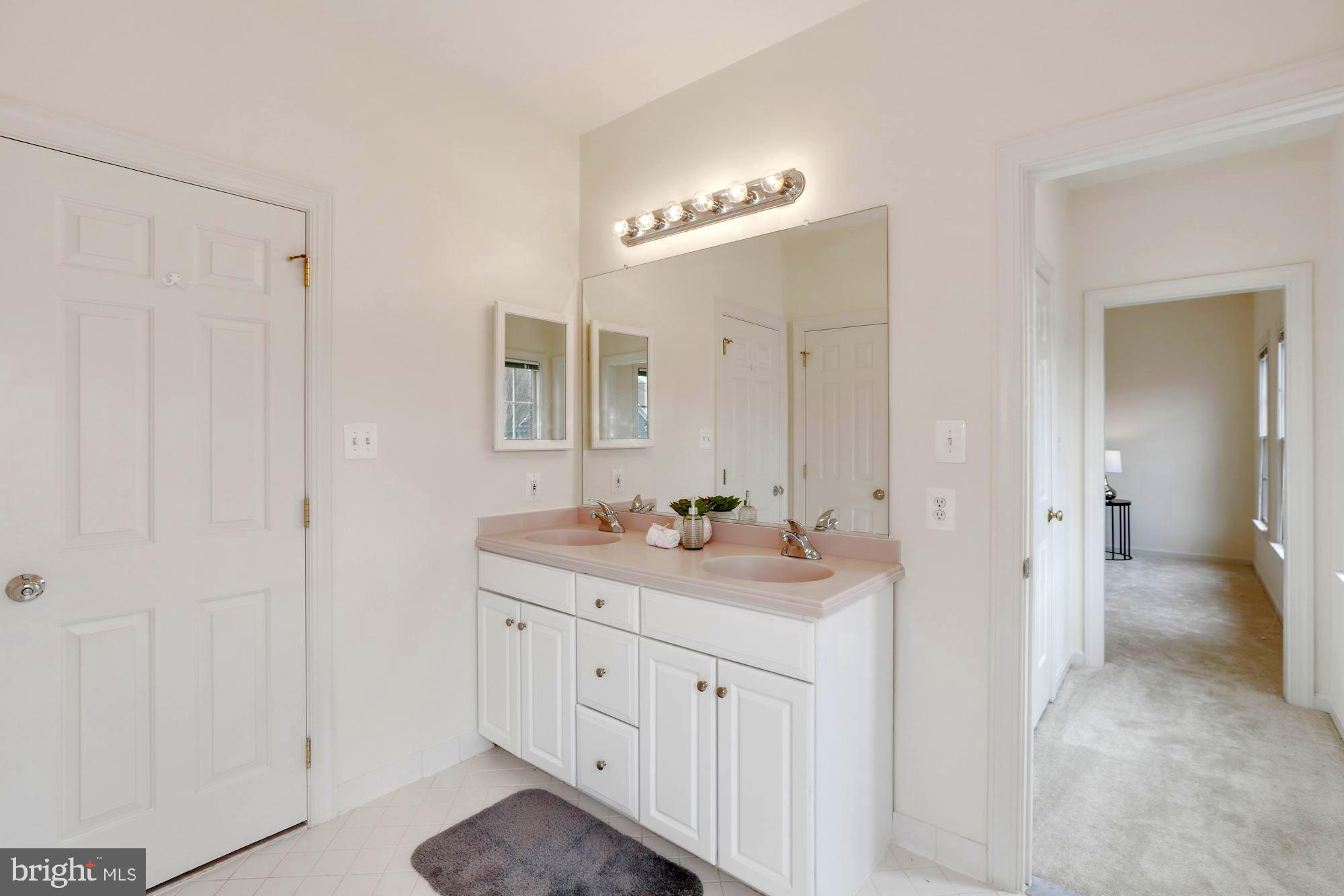 CHEVY CHASE COMMONS - Residential